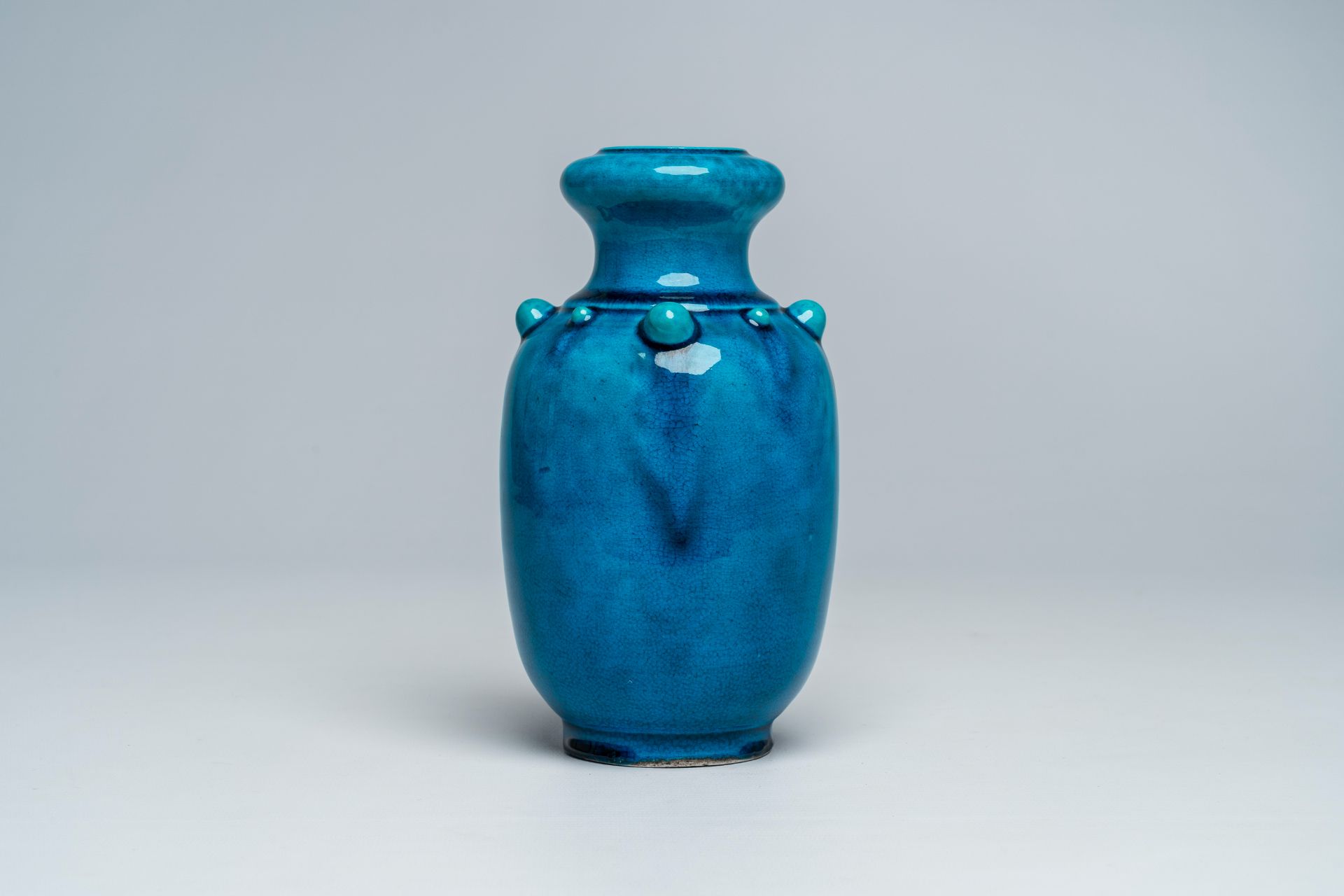 A Chinese monochrome turquoise vase, 19th C. - Image 4 of 6