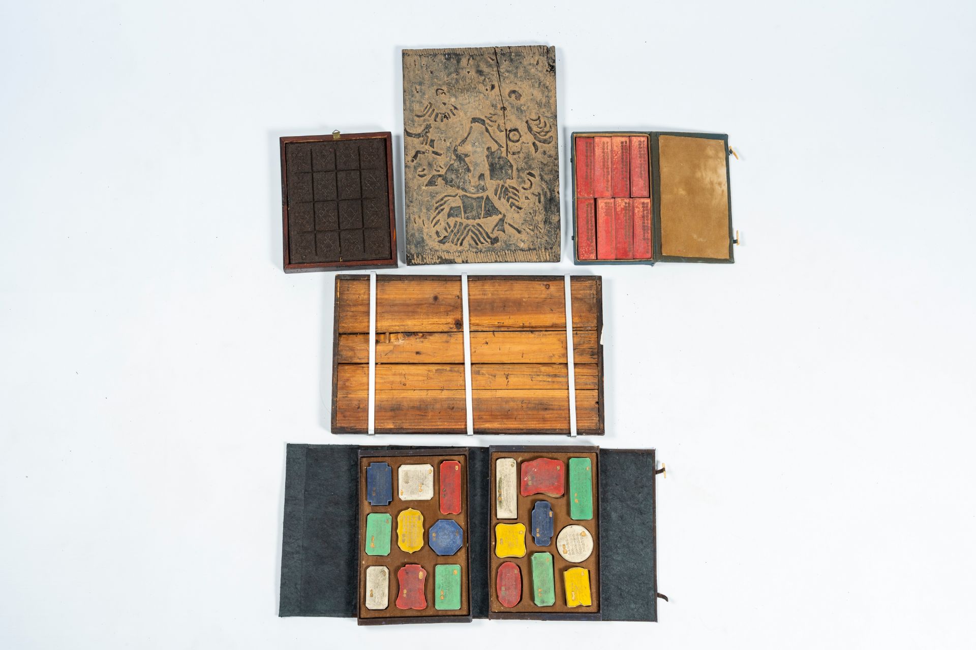 Two Chinese boxes with inkstones, a tea block, a printing plate and a type case, 20th C. - Image 2 of 12