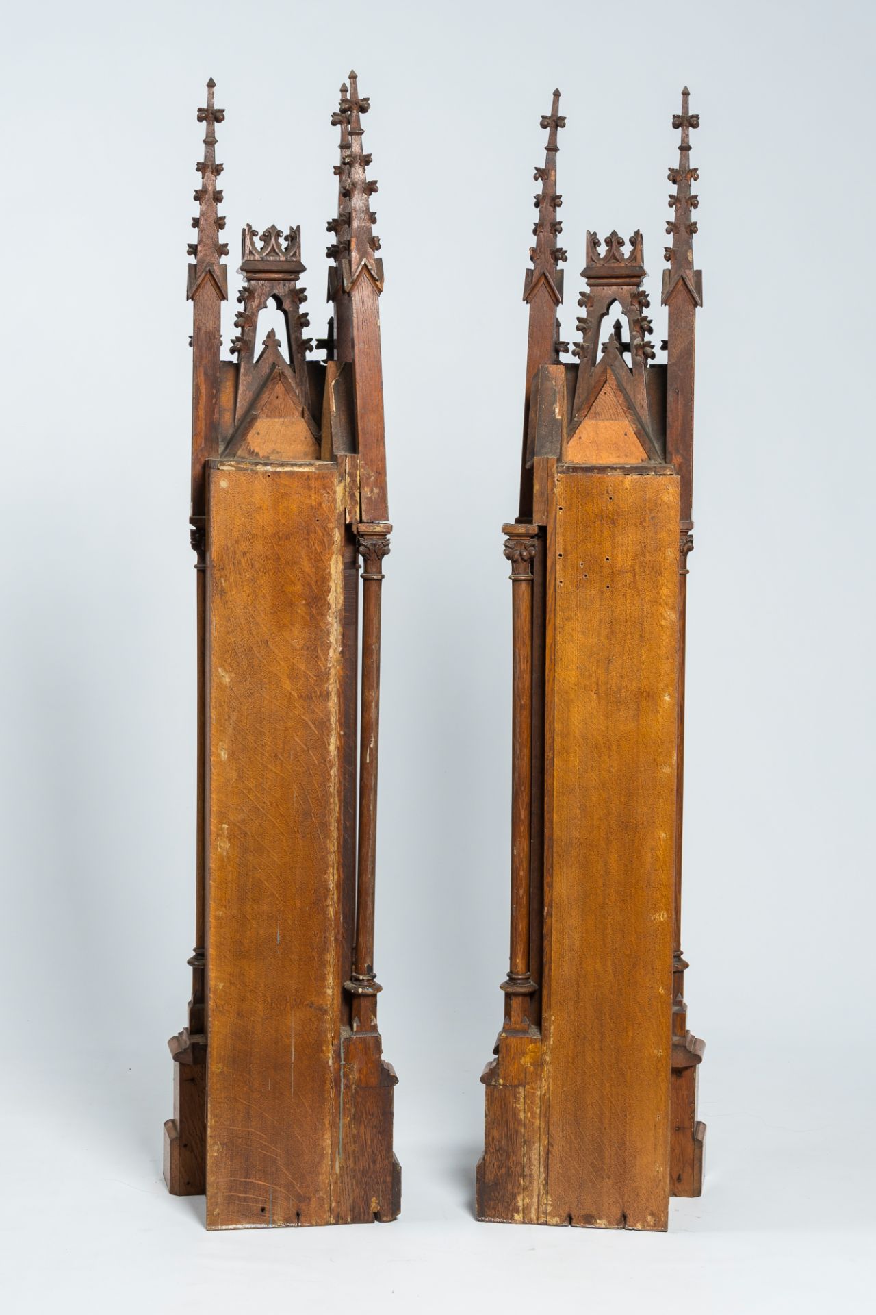 A pair of French Gothic revival oak sculpture niches, late 19th C. - Image 4 of 5