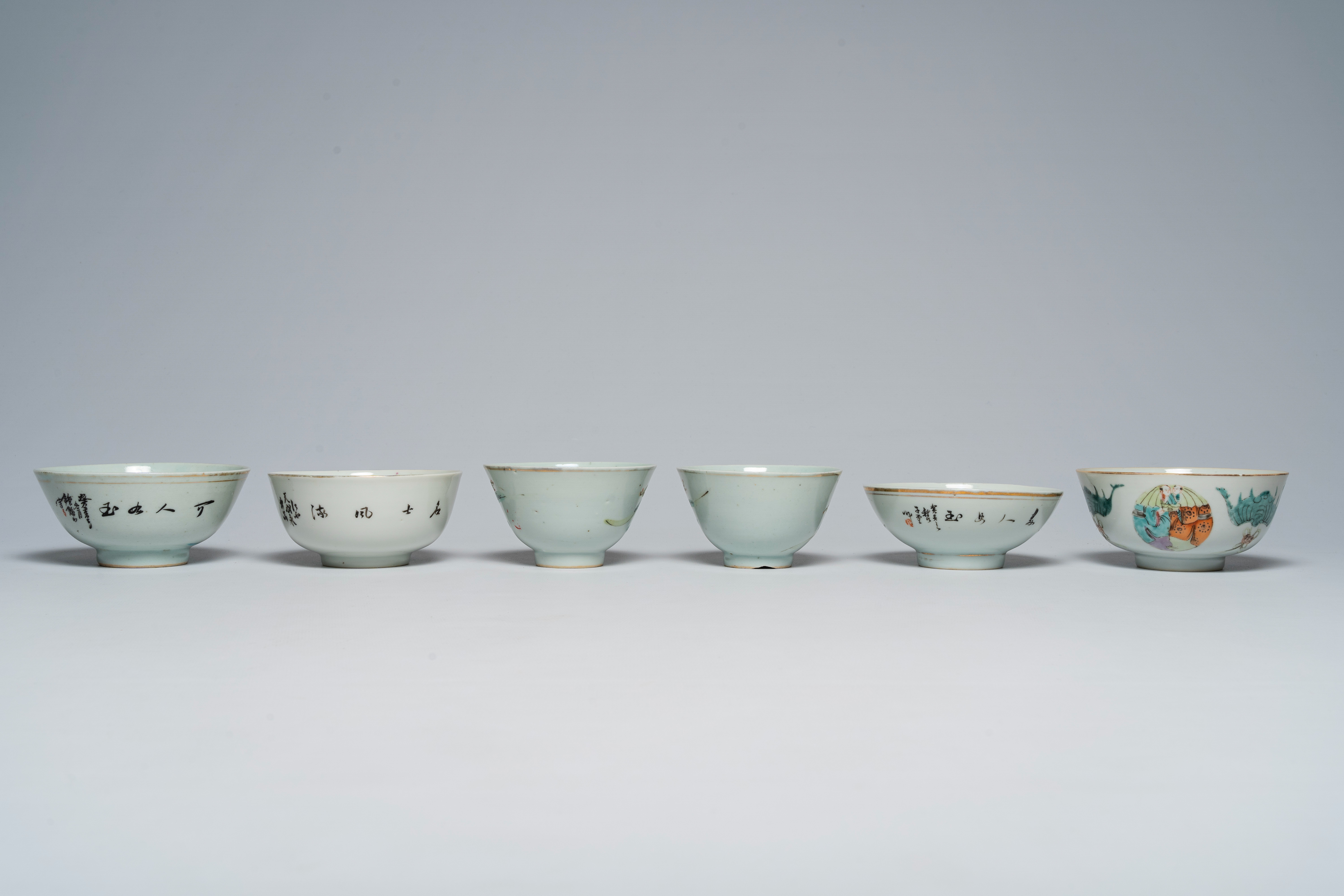 A varied collection of Chinese famille rose bowls, 19th/20th C. - Bild 4 aus 13