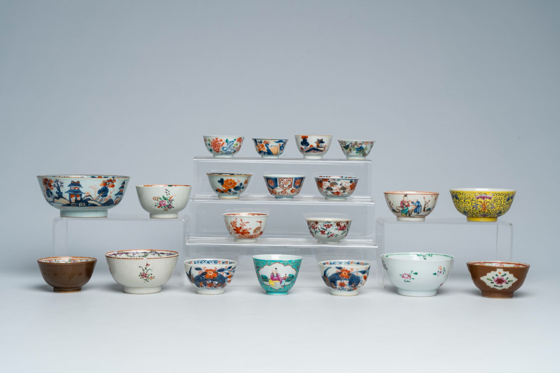 A varied collection of Chinese cups and saucers with various designs, 18th C. and later - Image 2 of 11