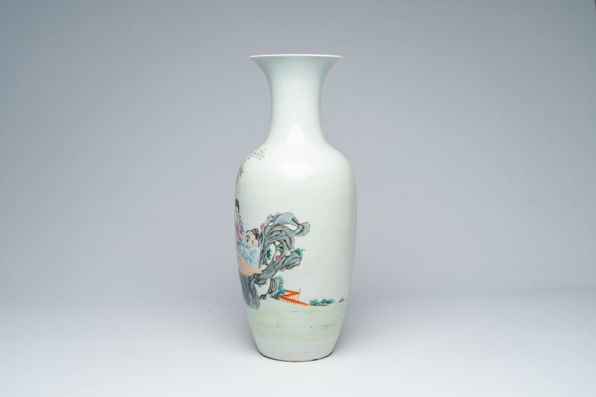 A Chinese famille rose 'Immortals' vase, Qianlong mark, 19th/20th C. - Image 2 of 6