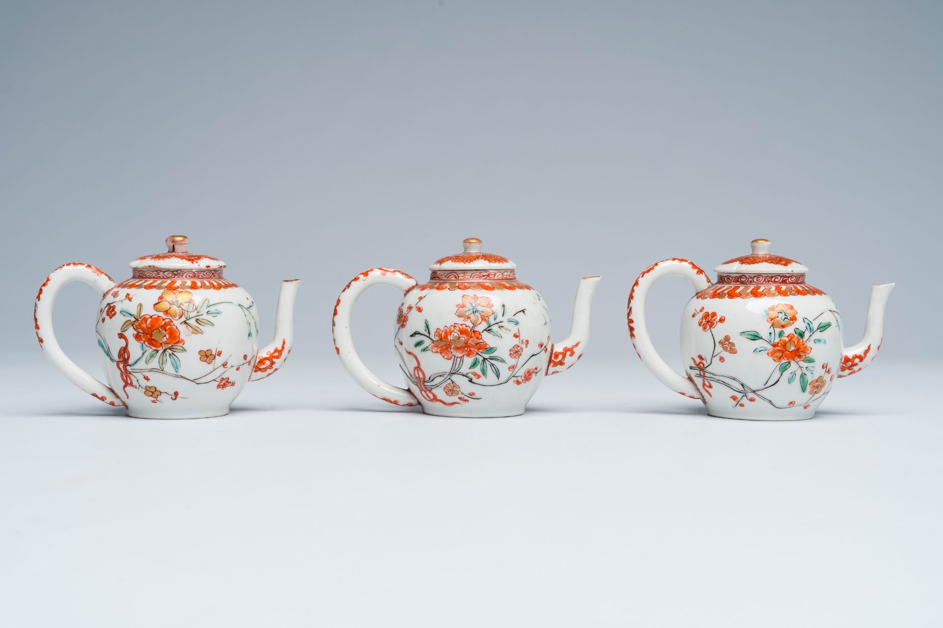 Three Japanese Kakiemon style teapots and covers with floral design, Edo, late 17th C. - Image 2 of 7