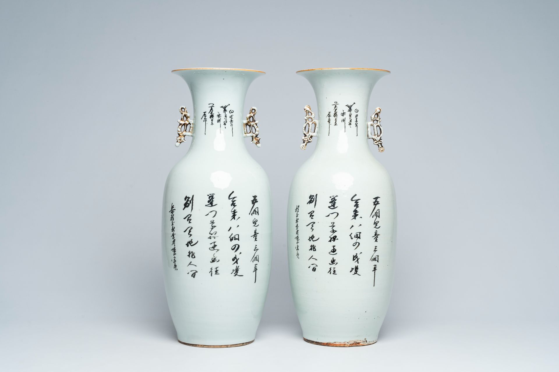 A pair of Chinese famille rose vases with playing children and goats in a landscape, 19th/20th C. - Image 4 of 7