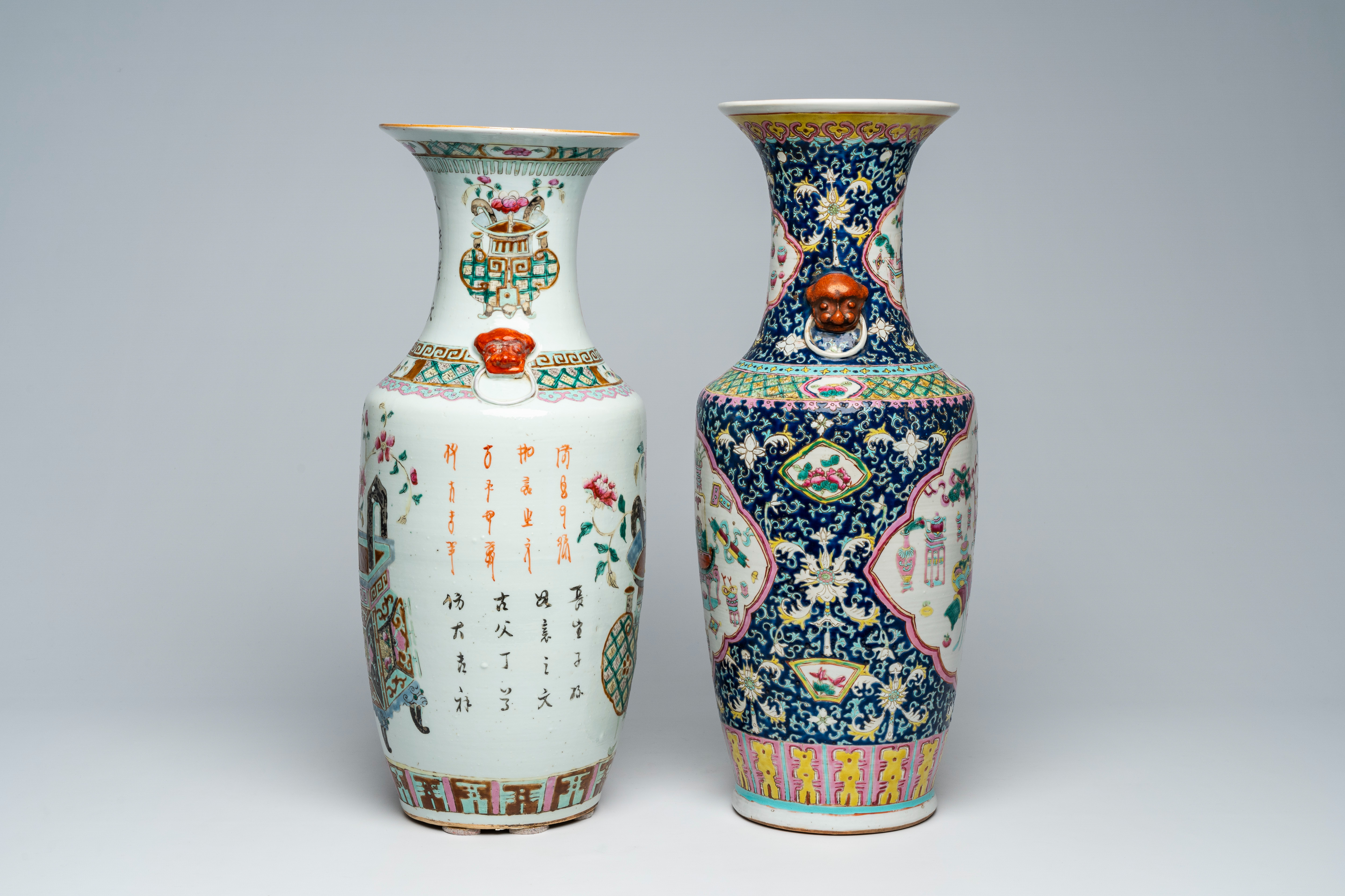 Two Chinese famille rose vases with flower baskets and antiquities design, 19th C. - Bild 2 aus 6