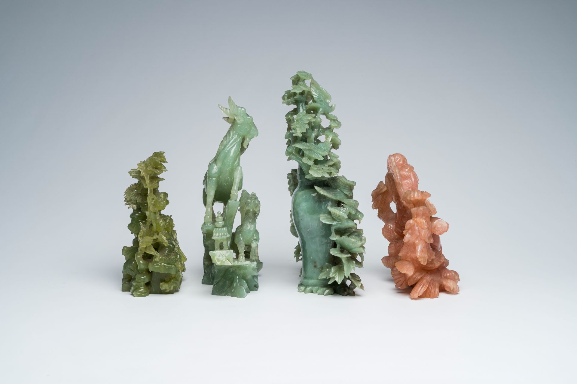 Four various Chinese hardstone carvings, 20th C. - Image 4 of 9