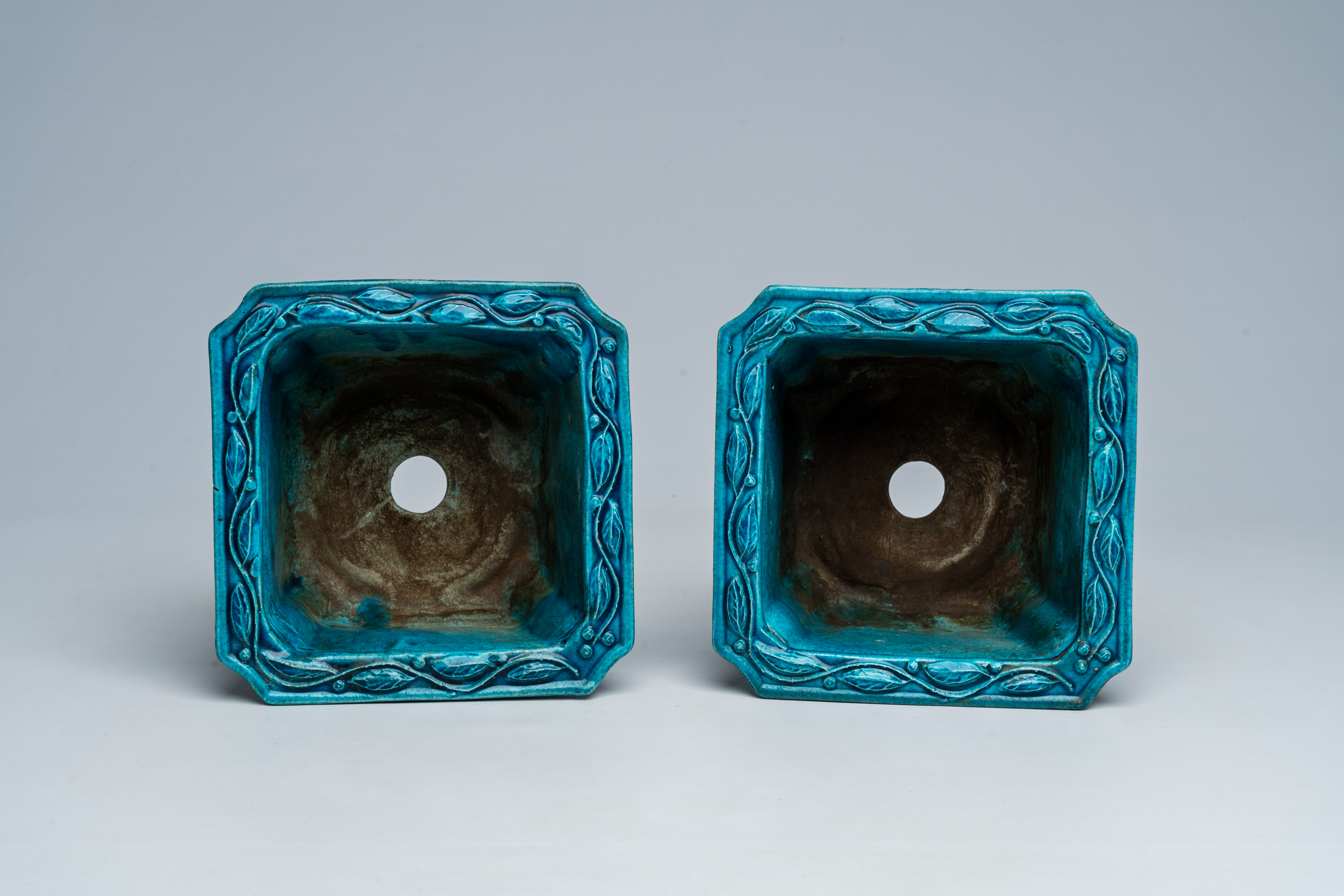 A pair of Chinese monochrome turquoise jardiniÃ¨res with floral relief design, 19th C. - Image 6 of 8