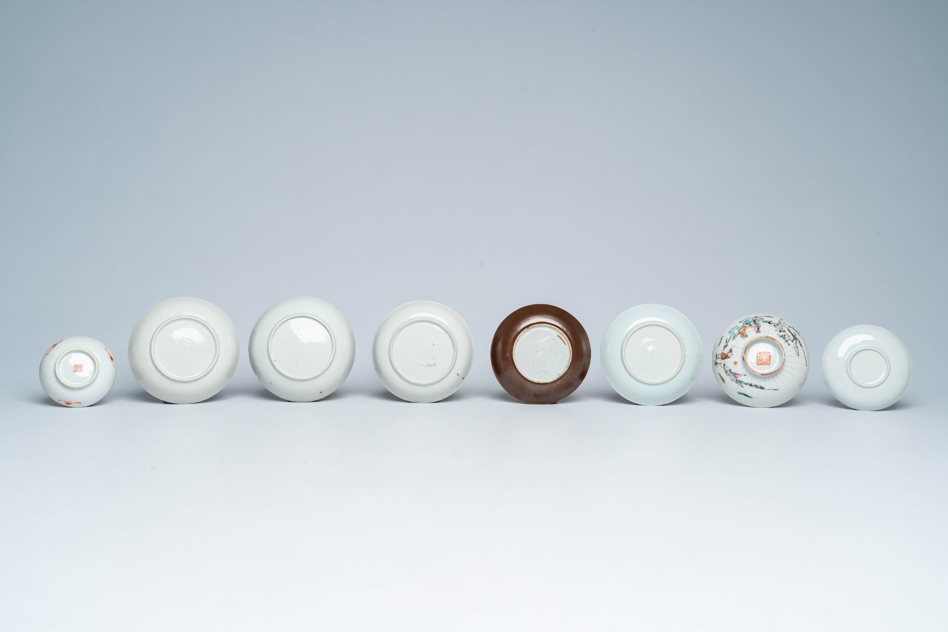 A varied collection of Chinese cups and saucers with various designs, 18th C. and later - Image 11 of 11
