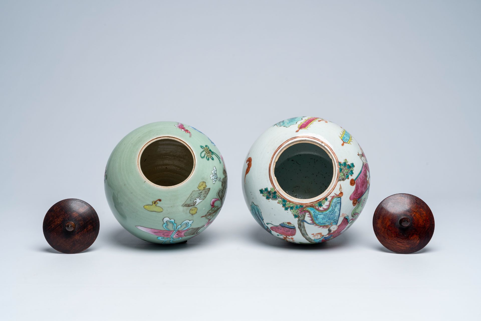 Two Chinese famille rose jars with wooden covers with antiquities design and the qilin Song Zi, 19th - Image 6 of 7