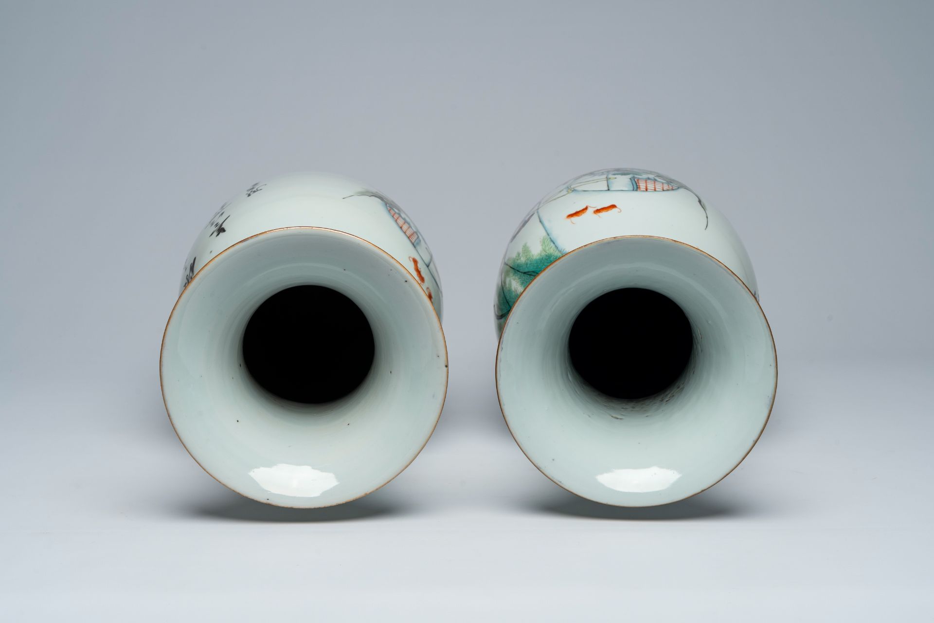 A pair of Chinese famille rose vases with a lady, playing children and a cat in a garden, 19th/20th - Image 4 of 5