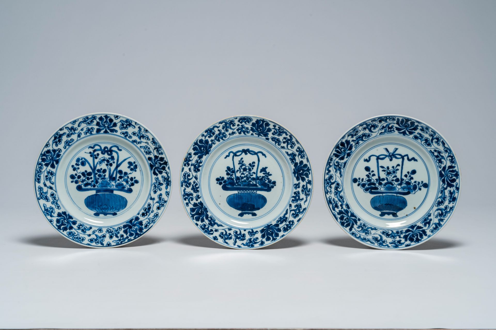 Six Chinese blue and white plates with a flower basket, Kangxi/Yongzheng - Image 2 of 5