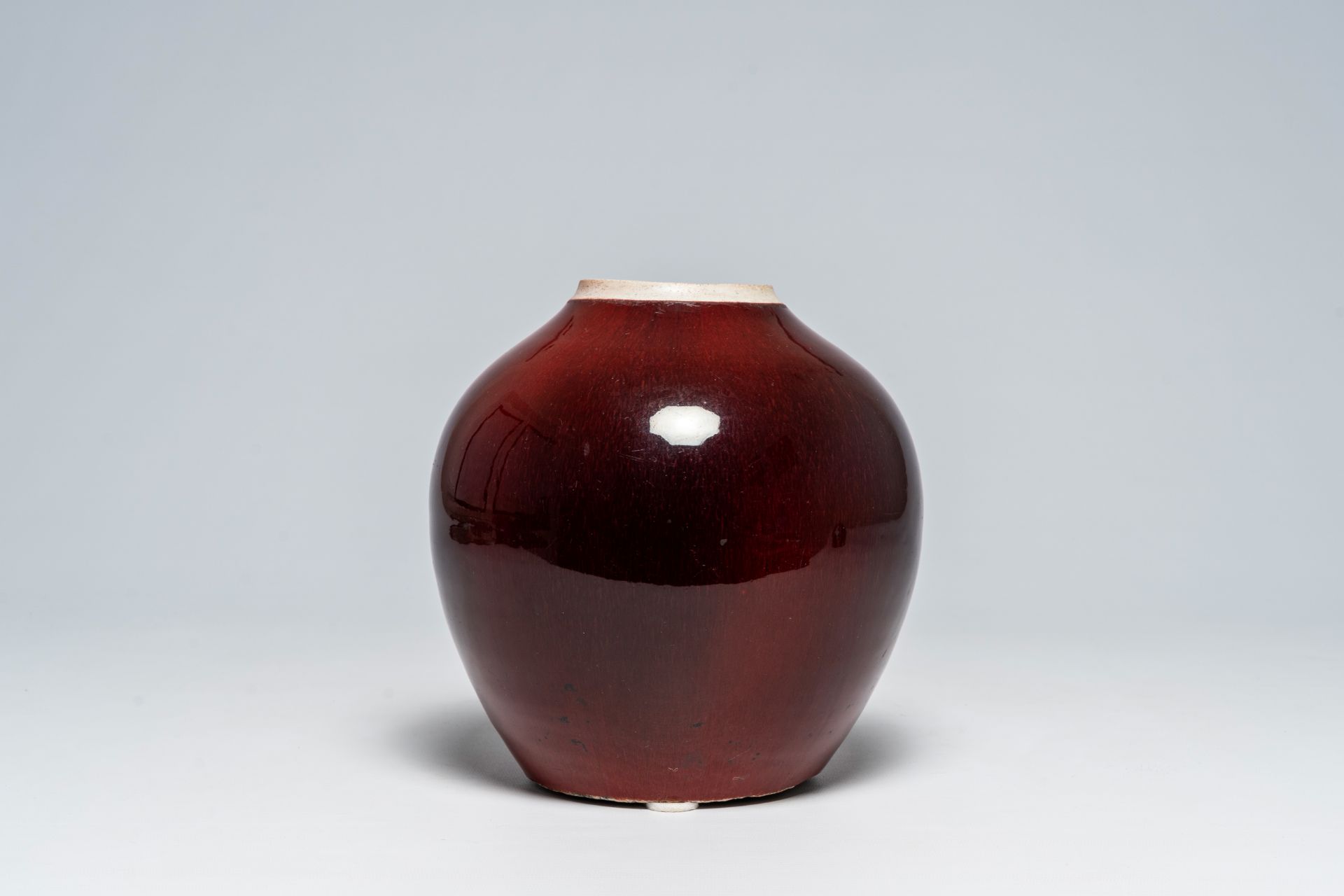 A Chinese monochrome flambÃ© glazed jar with metal cover, 19th C. - Image 3 of 7