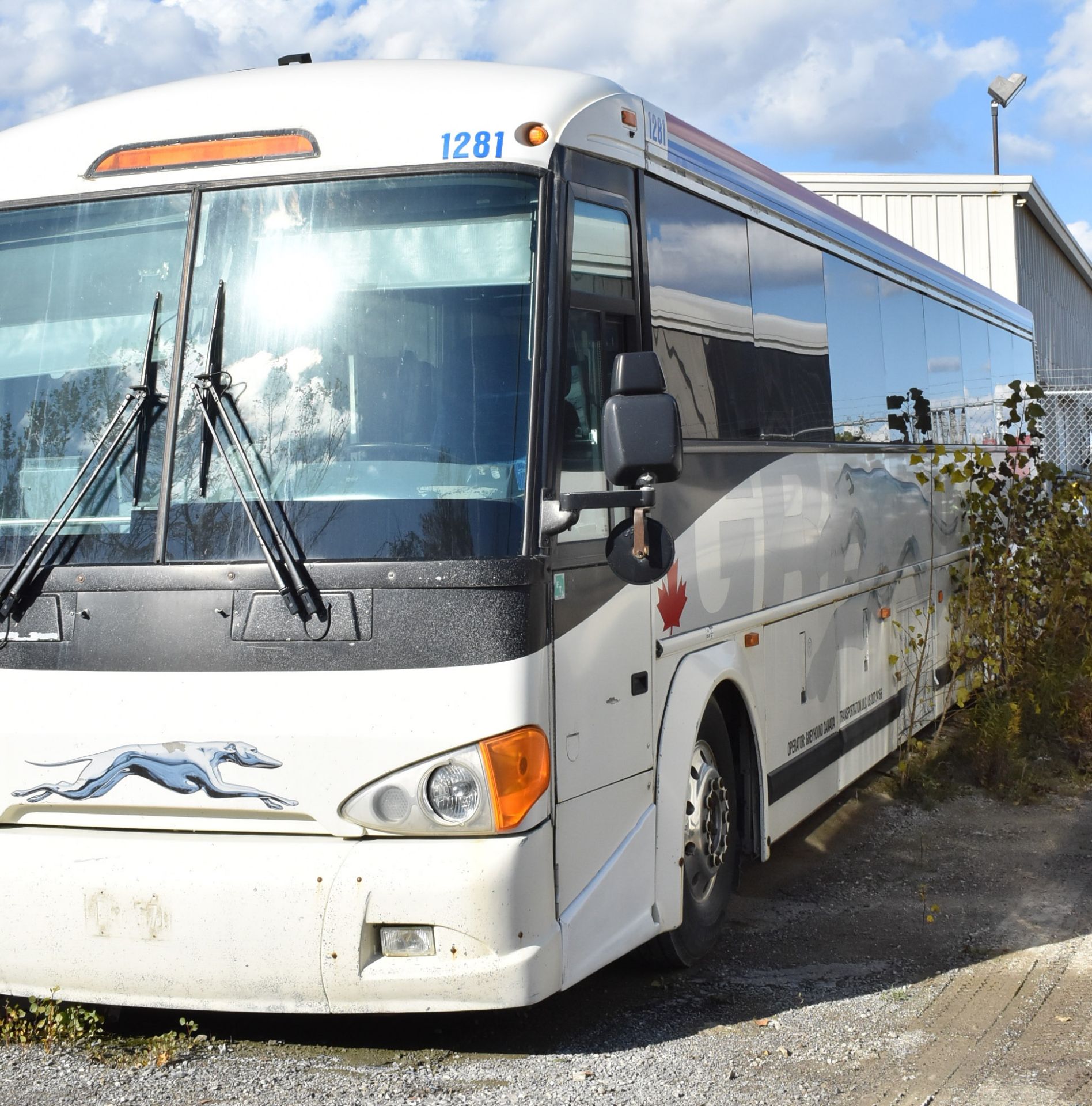 MOTOR COACH INDUSTRIES (2007) D4505 MOTOR COACH WITH DETROIT DIESEL SERIES 60 12.7L DIESEL ENGINE, - Image 3 of 17