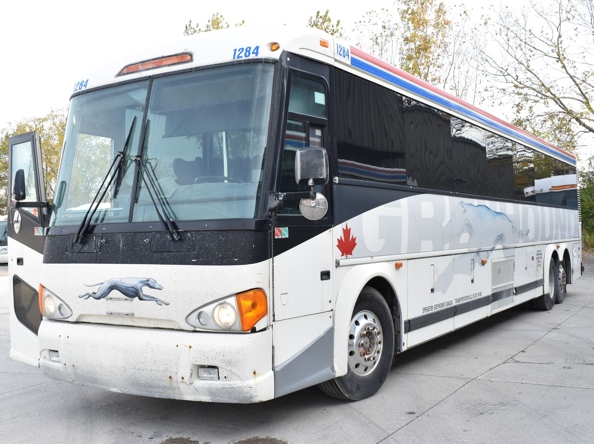 MOTOR COACH INDUSTRIES (2007) D4505 MOTOR COACH WITH DETROIT DIESEL SERIES 60 12.7L DIESEL ENGINE, - Image 3 of 17