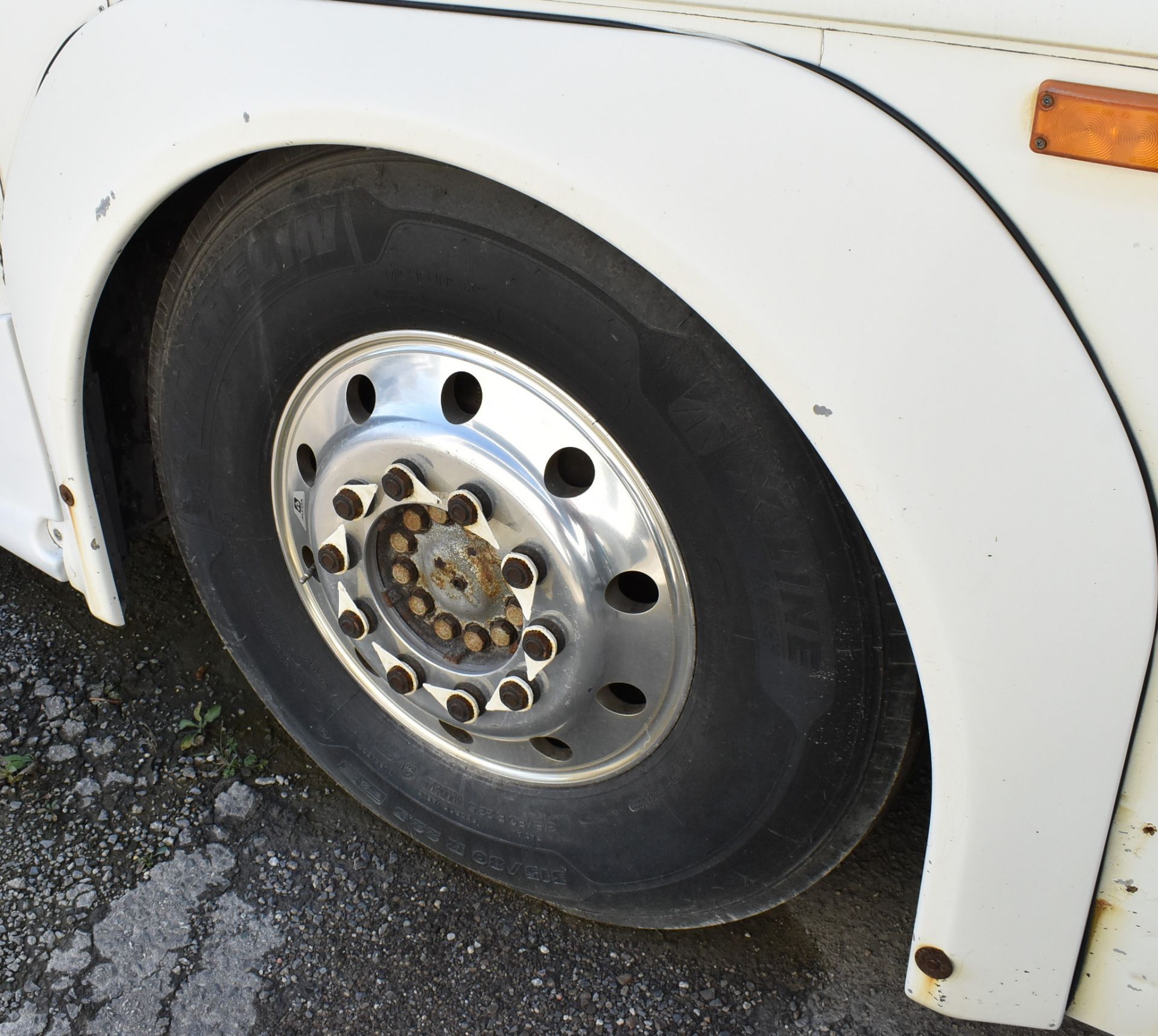 MOTOR COACH INDUSTRIES (2007) D4505 MOTOR COACH WITH DETROIT DIESEL SERIES 60 12.7L DIESEL ENGINE, - Image 8 of 17