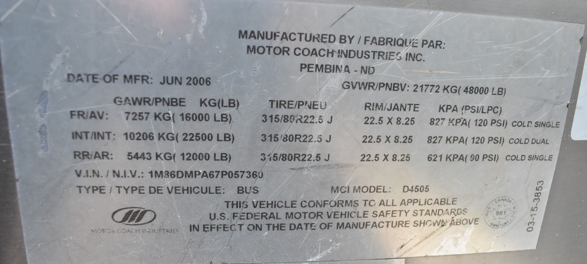 MOTOR COACH INDUSTRIES (2007) D4505 MOTOR COACH WITH DETROIT DIESEL SERIES 60 12.7L DIESEL ENGINE - Image 16 of 17