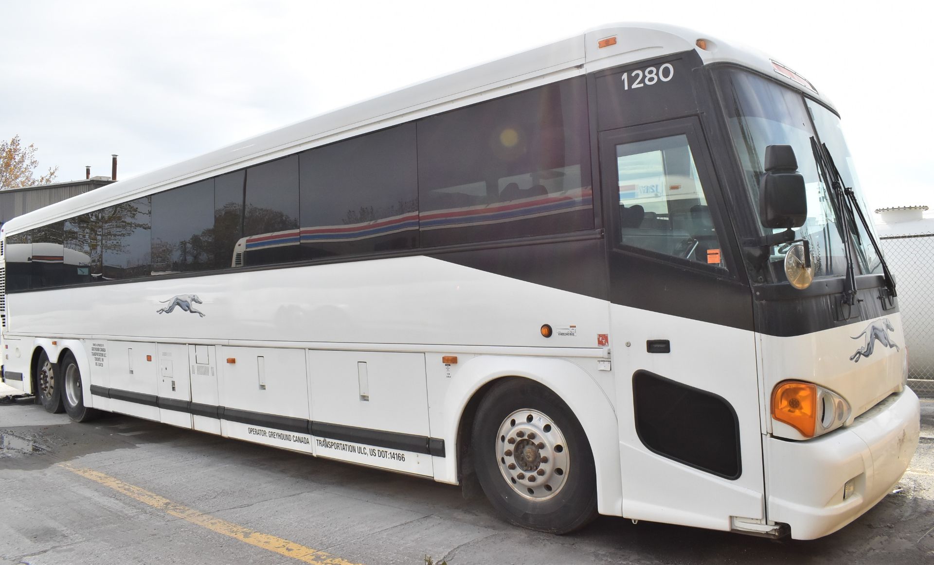 MOTOR COACH INDUSTRIES (2007) D4505 MOTOR COACH WITH DETROIT DIESEL SERIES 60 12.7L DIESEL ENGINE,