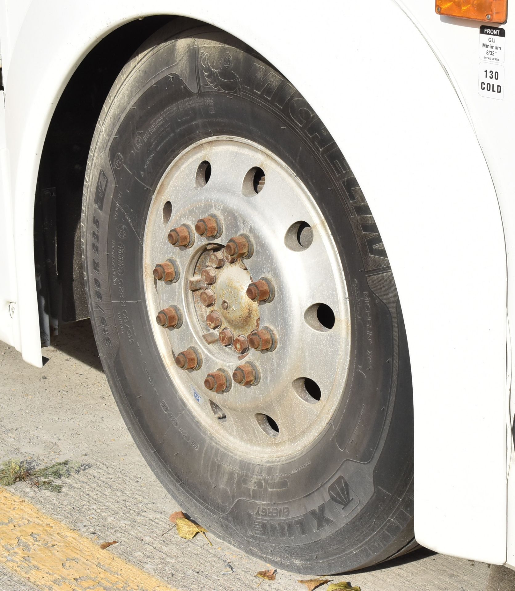 MOTOR COACH INDUSTRIES (2007) D4505 MOTOR COACH WITH DETROIT DIESEL SERIES 60 12.7L DIESEL ENGINE, - Image 8 of 17