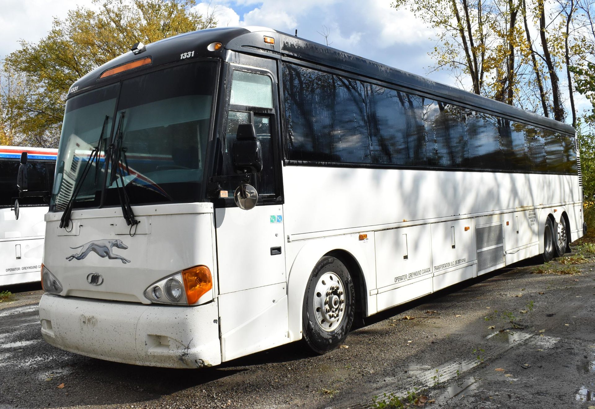 MOTOR COACH INDUSTRIES (2006) D4505 MOTOR COACH WITH DETROIT DIESEL SERIES 60 12.7L DIESEL ENGINE,