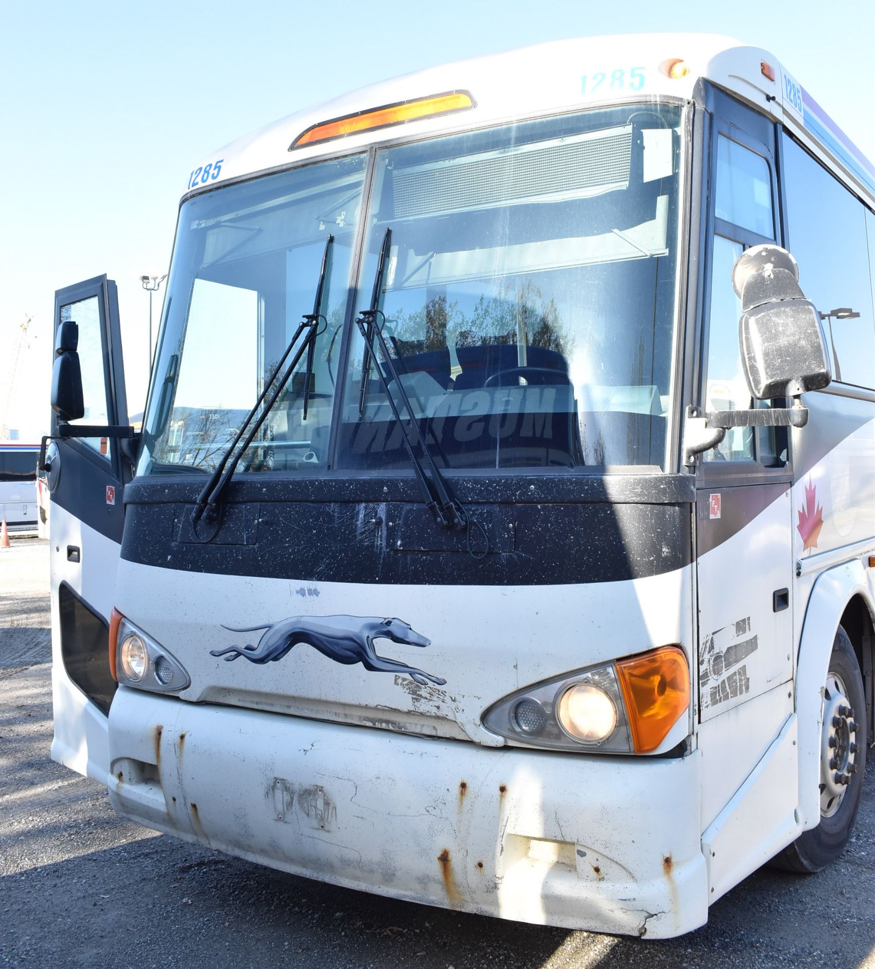 MOTOR COACH INDUSTRIES (2007) D4505 MOTOR COACH WITH DETROIT DIESEL SERIES 60 12.7L DIESEL ENGINE - Image 2 of 18