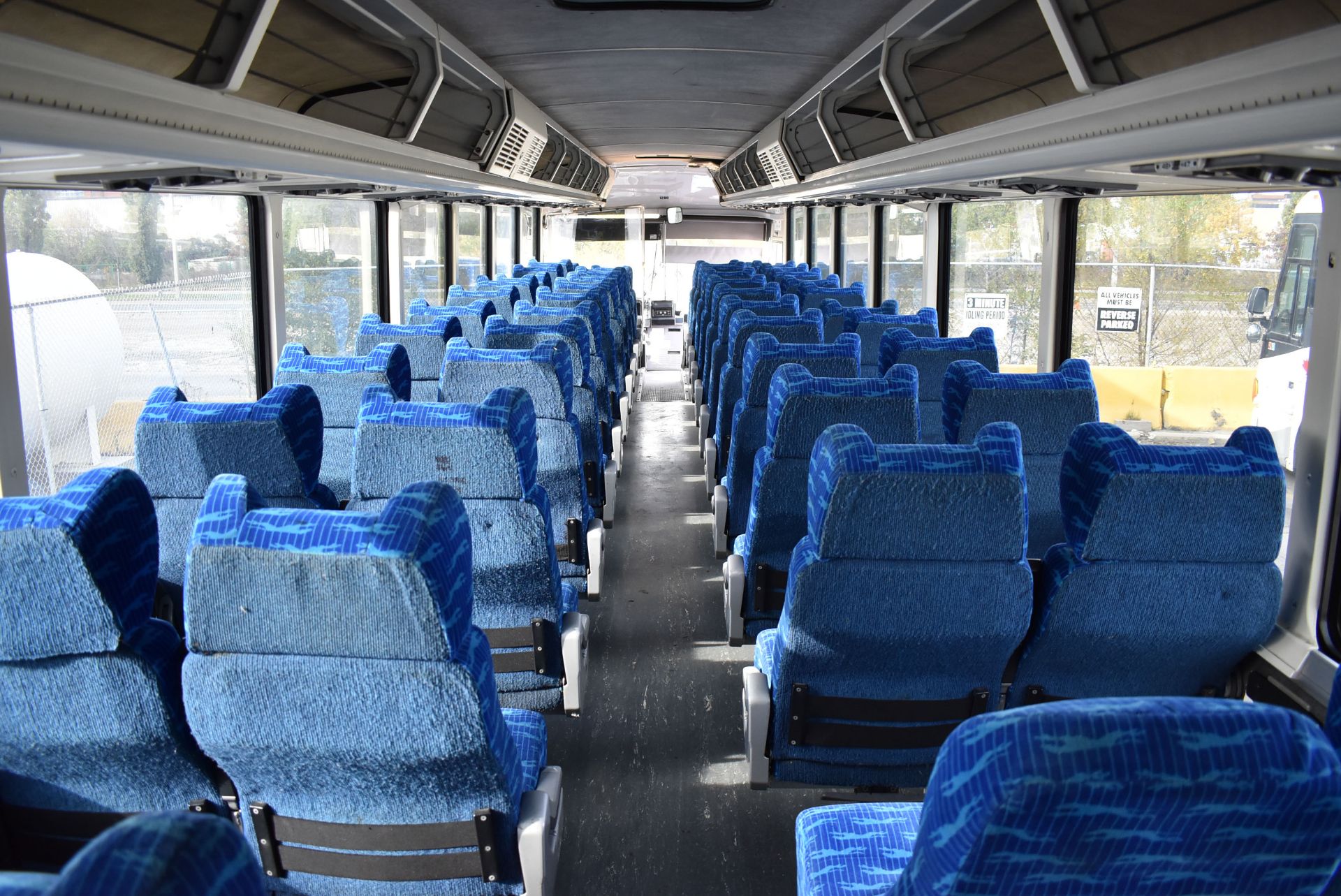 MOTOR COACH INDUSTRIES (2007) D4505 MOTOR COACH WITH DETROIT DIESEL SERIES 60 12.7L DIESEL ENGINE, - Image 13 of 17