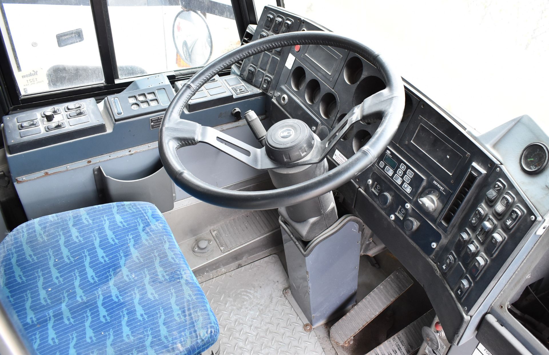 MOTOR COACH INDUSTRIES (2007) D4505 MOTOR COACH WITH DETROIT DIESEL SERIES 60 12.7L DIESEL ENGINE, - Image 11 of 13