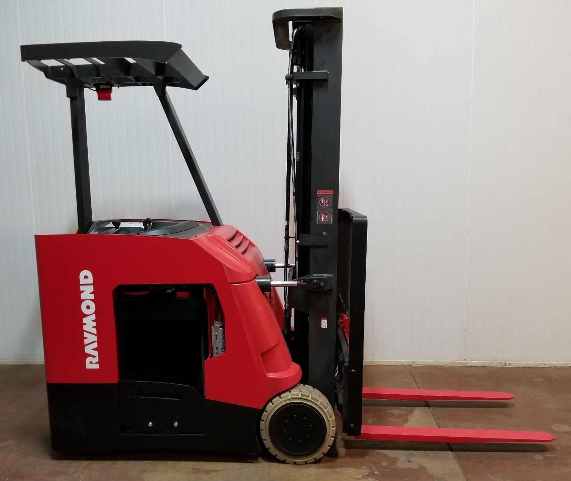 RAYMOND (2015) 4250-C35TT 3500 LB. CAPACITY 36V ELECTRIC FORKLIFT WITH 210" MAX. LIFT HEIGHT, 3- - Image 2 of 2