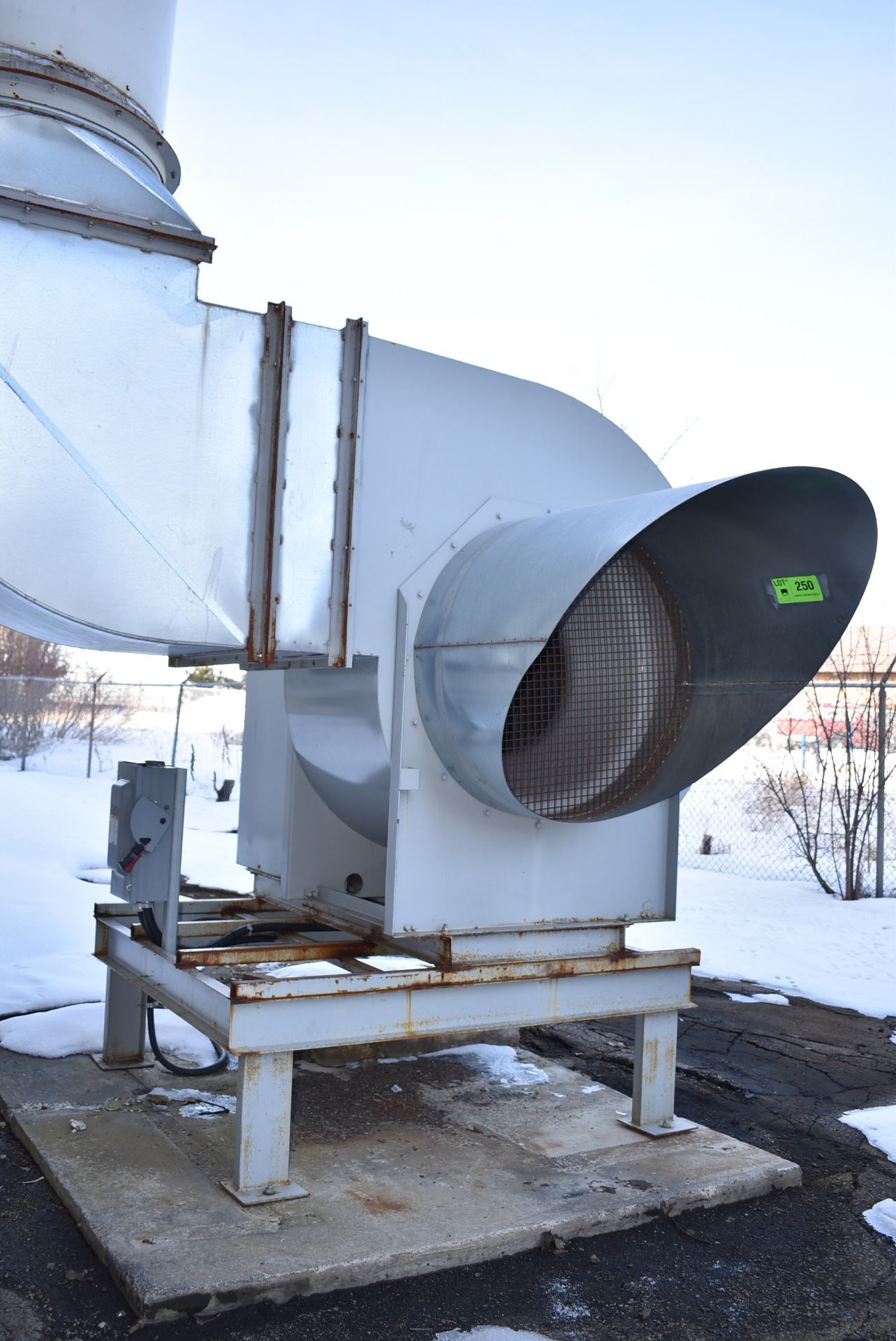 HEAVY DUTY OUTDOOR BLOWER FAN, S/N N/A (CI) [RIGGING FEES FOR LOT# 250 - $850 USD PLUS APPLICABLE