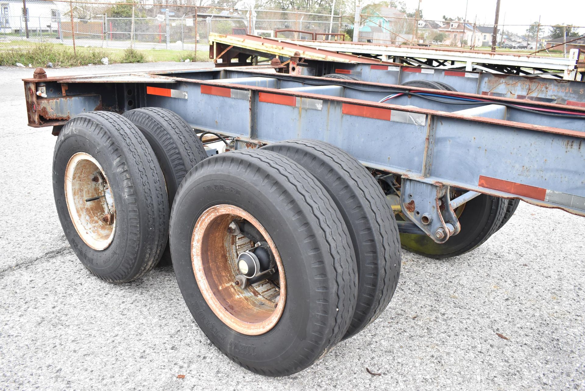 STRICK 40/45' TANDEM AXLE TROMBONE EXTENDABLE CONTAINER TRAILER WITH 65,000 LB. GVWR CAPACITY, - Image 2 of 7