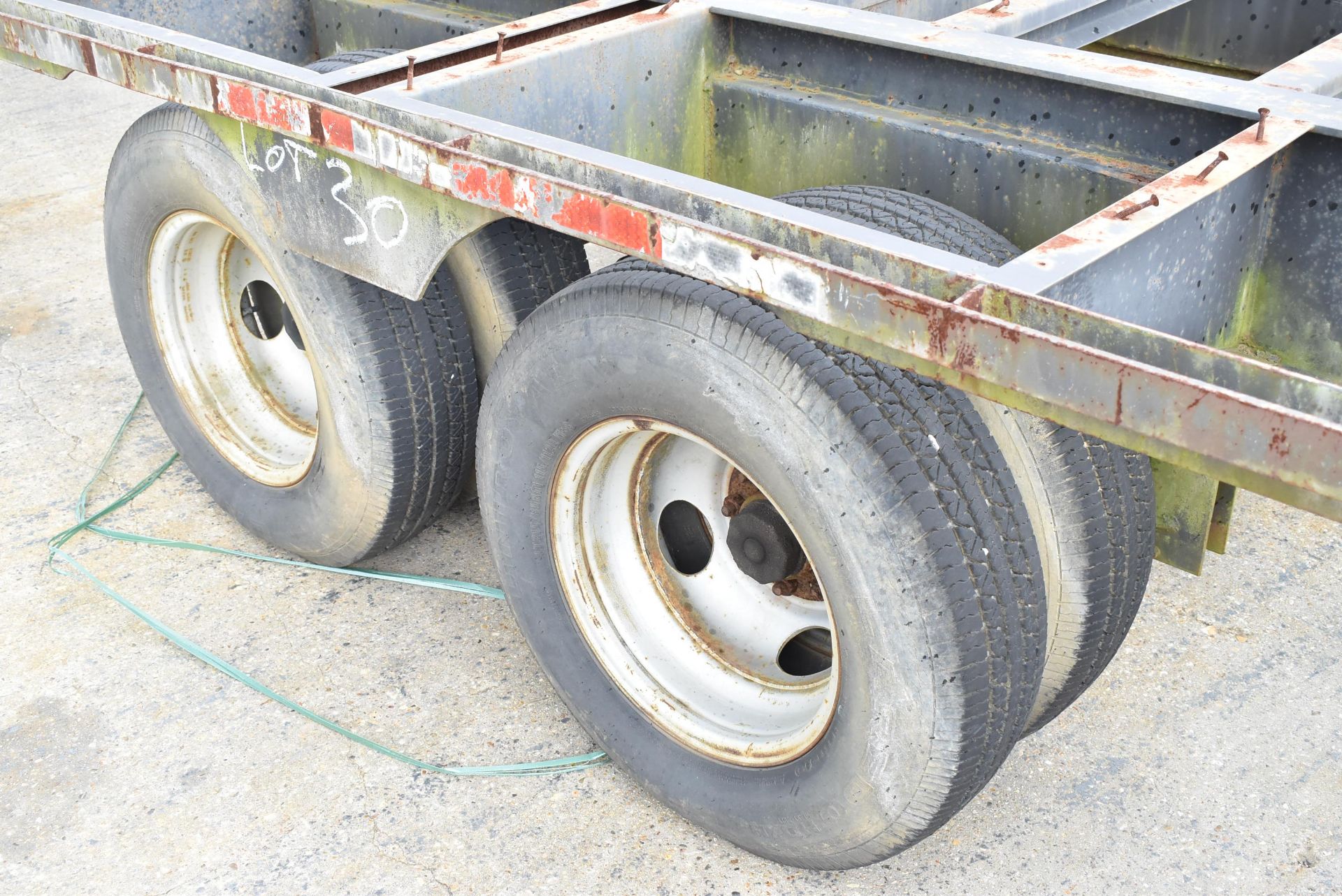 ABS WELDING APPROX. 20' TANDEM AXLE GOOSE NECK FLAT DECK TRAILER WITH 24,000 LB. GVWR CAPACITY, REAR - Image 5 of 7