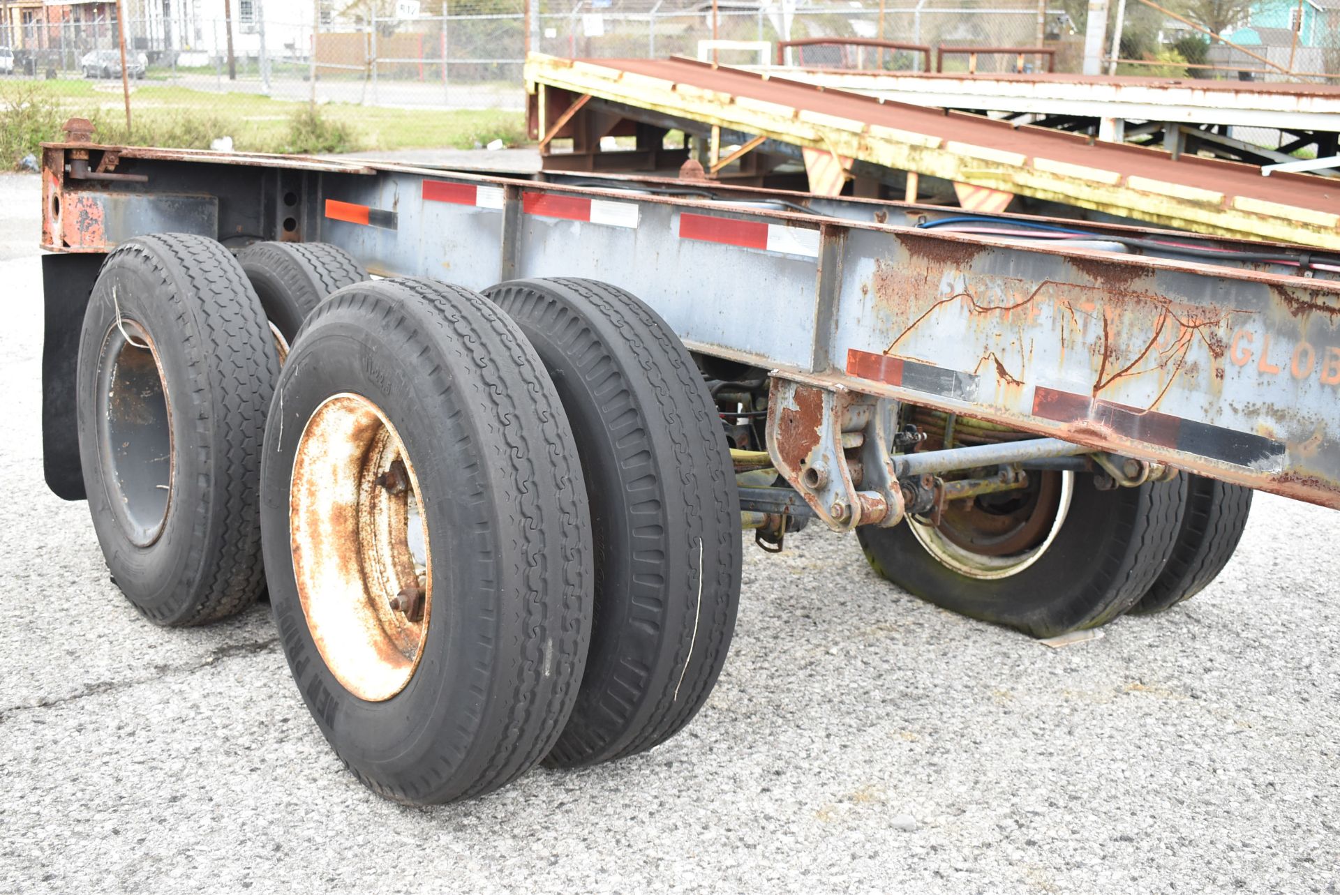 STRICK 40/45' TANDEM AXLE TROMBONE EXTENDABLE CONTAINER TRAILER WITH 65,000 LB. GVWR CAPACITY, - Image 3 of 7