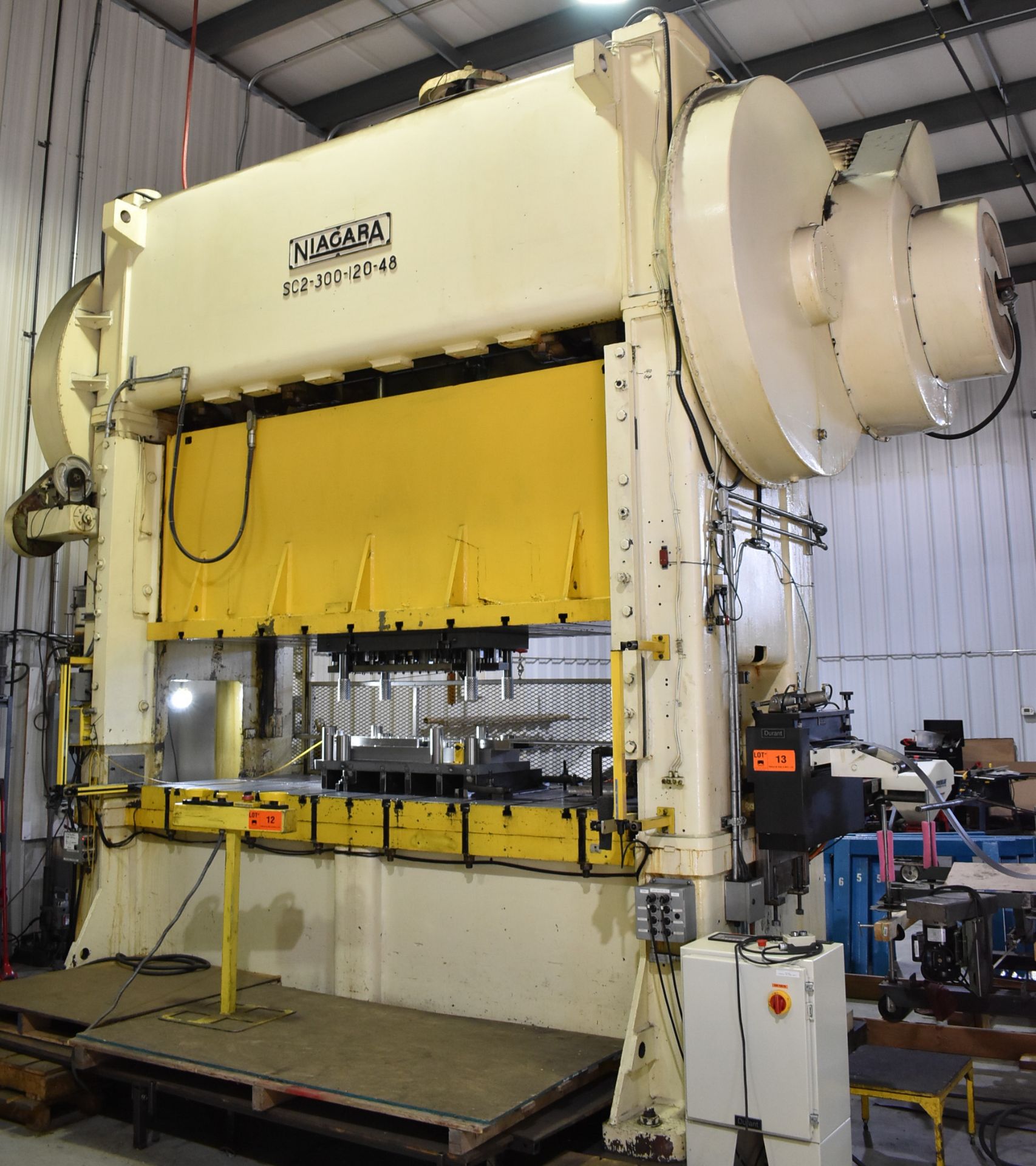 NIAGARA SC2-300-120-48 300 TON CAPACITY MECHANICAL DOUBLE CRANK STRAIGHT SIDE STAMPING PRESS WITH