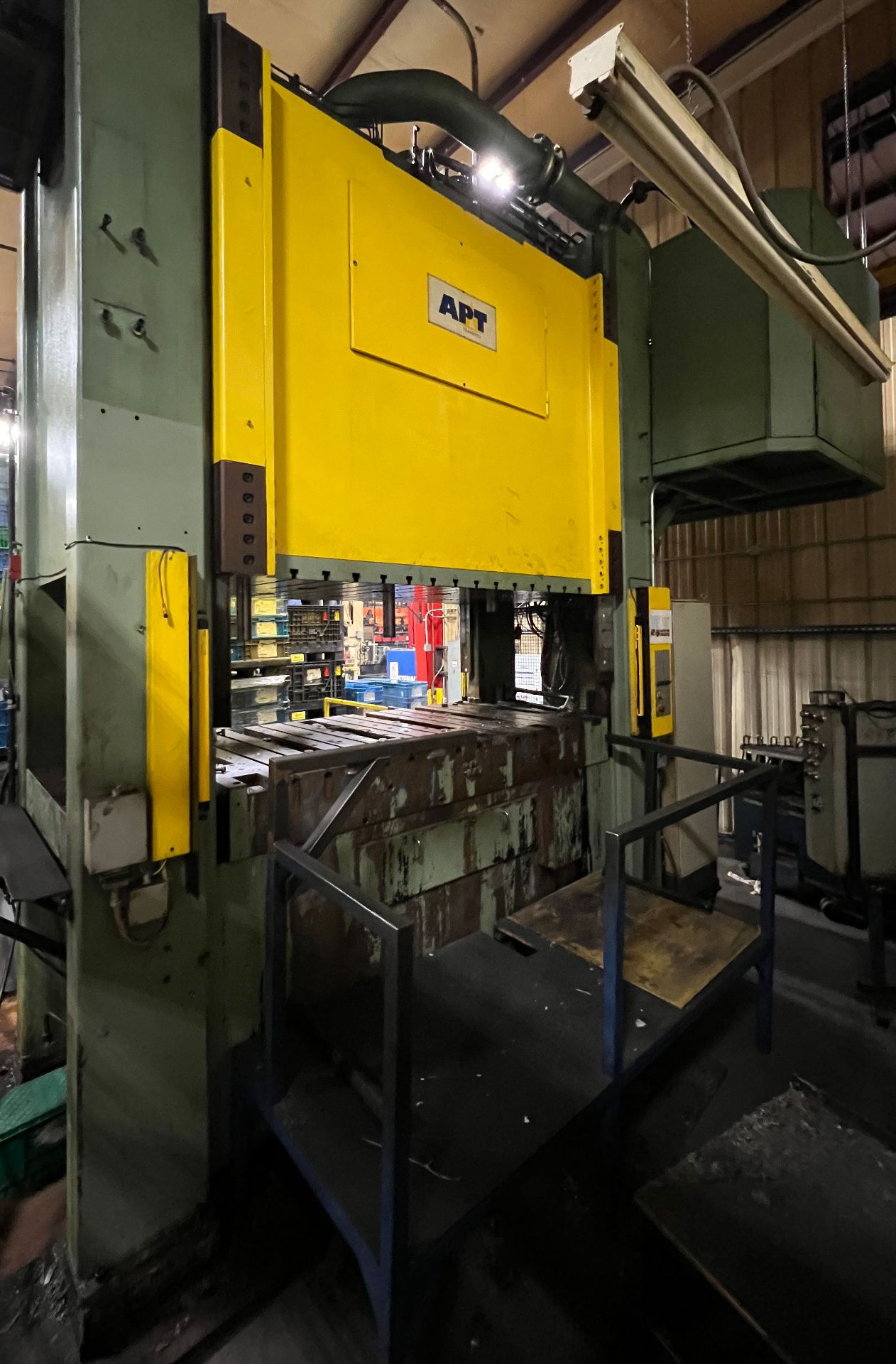 APT DPA-H-400-25 400 TON CAPACITY HYDRAULIC STRAIGHT SIDE STAMPING PRESS WITH 98.5" X 51.25"