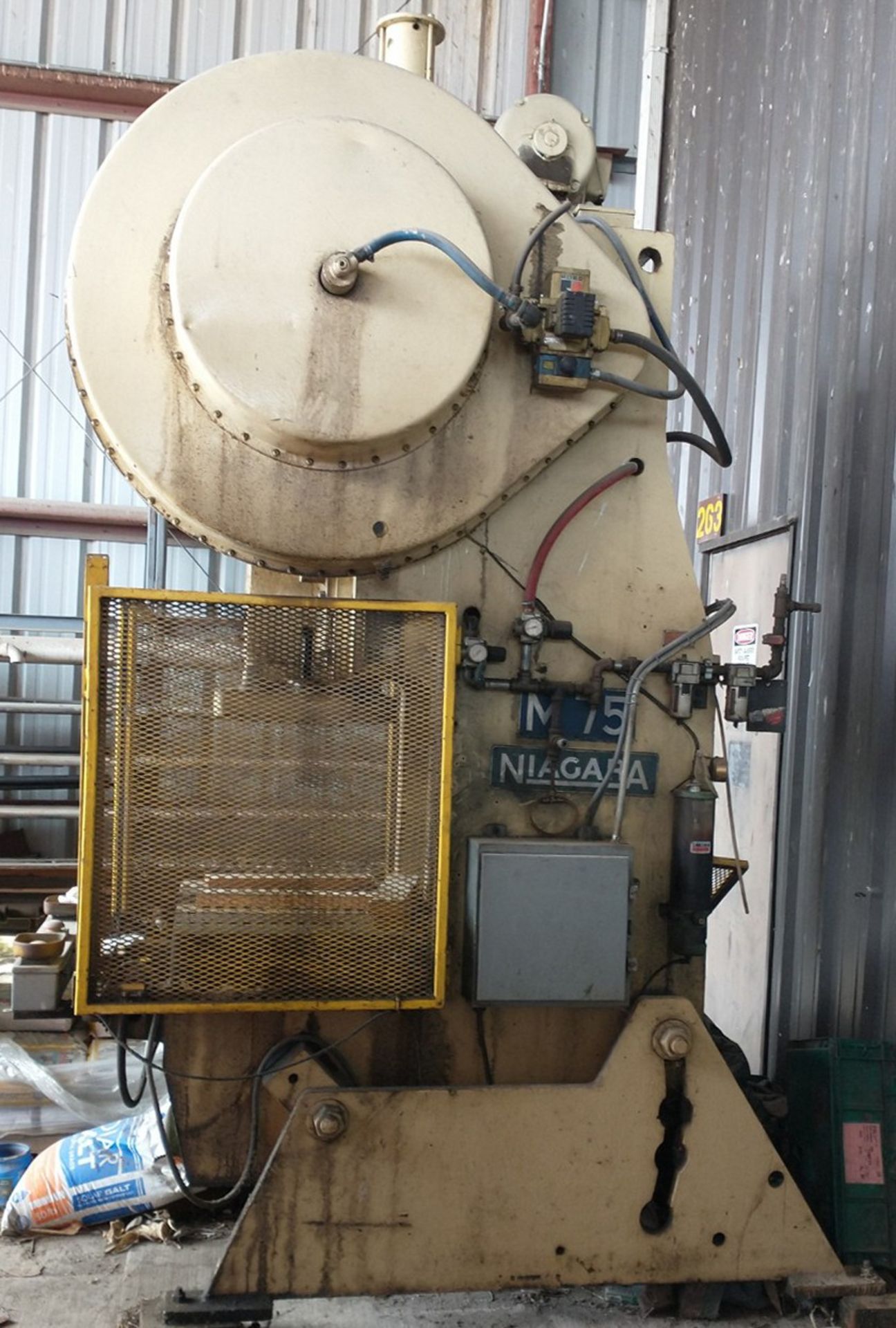 NIAGARA M-75 75 TON CAPACITY GAP FRAME PUNCH PRESS WITH 36" X 24" BED, 8" STROKE, 11" MAX. SHUT - Image 2 of 6