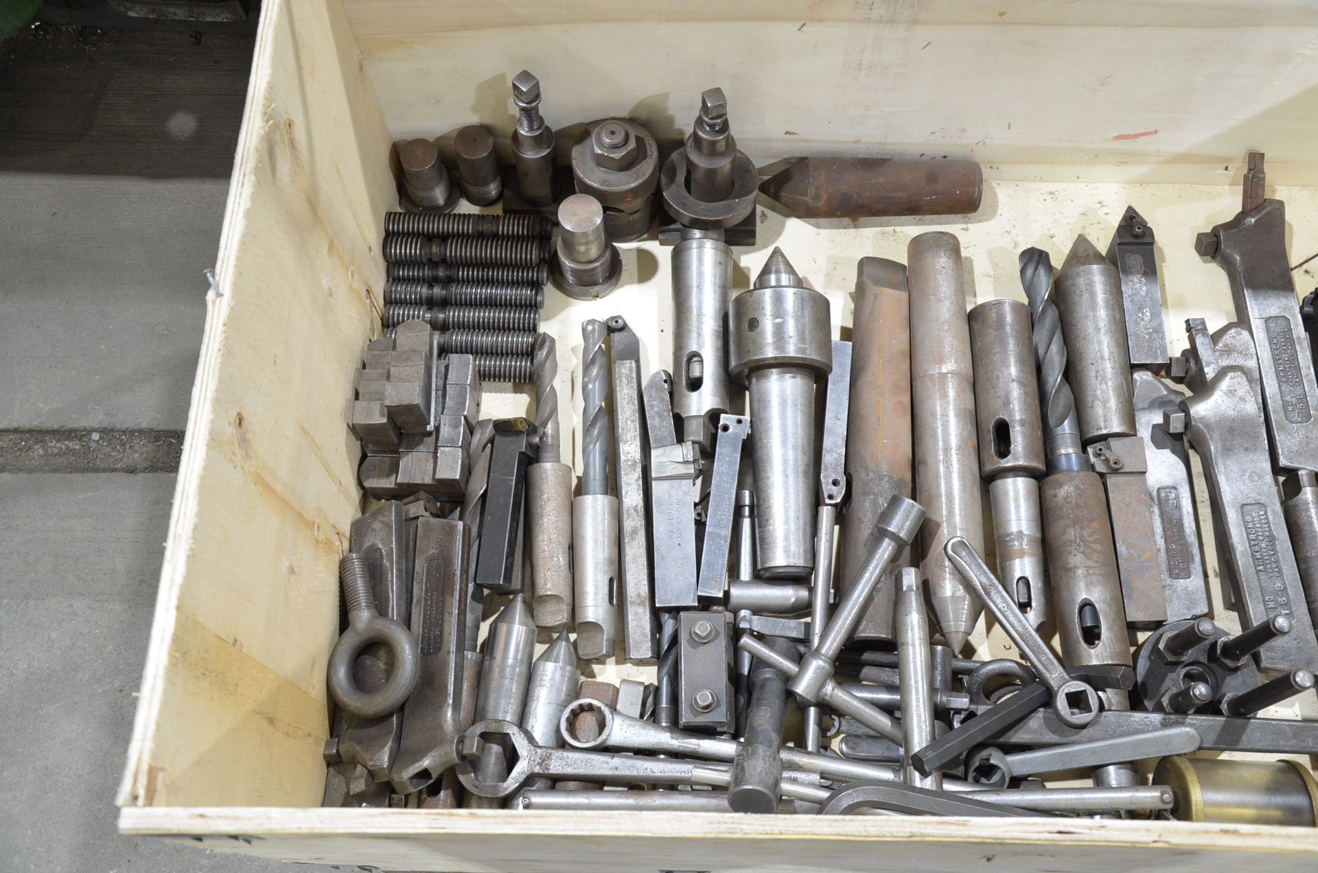 LOT/ HEAVY DUTY LATHE TOOLING & ACCESSORIES [RIGGING FEE FOR LOT #34 - $TBD USD PLUS APPLICABLE - Image 2 of 3