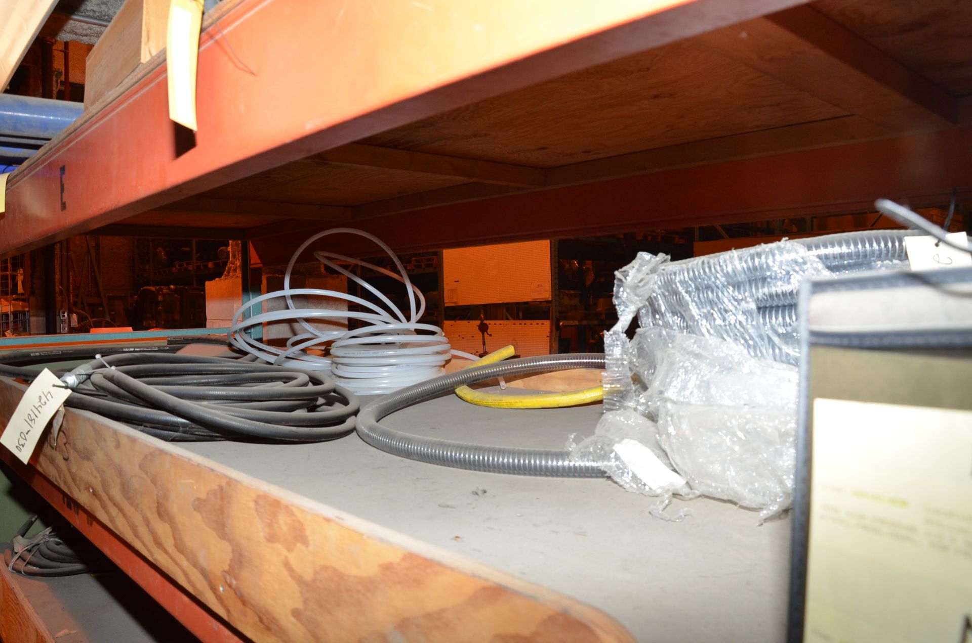 LOT/ CONTENTS OF RACK - INCLUDING PNEUMATIC & HYDRAULIC HOSE [RIGGING FEE FOR LOT #222 - $TBD USD - Image 5 of 10