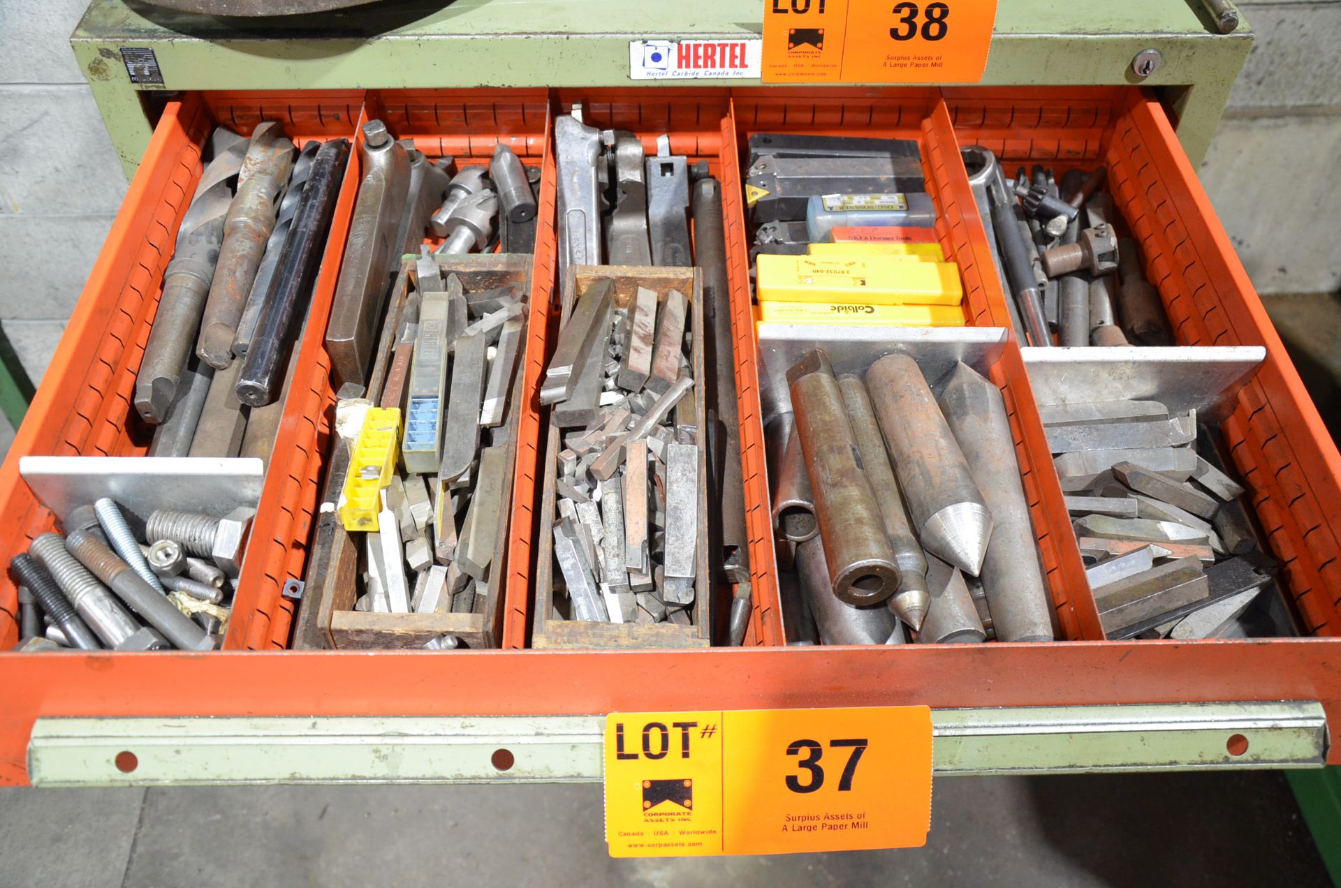 LOT/ CONTENTS OF CABINET - INCLUDING CARBIDE INSERT BORING BARS, HSS CUTTING INSERTS, DRILLS,