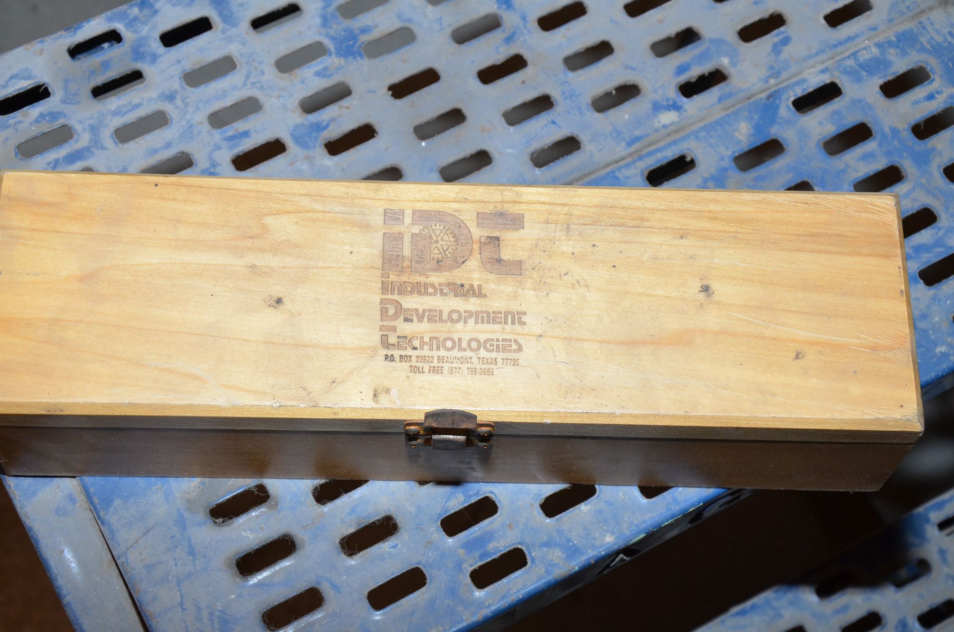 SET OF IDT PRECISION THREADING DIES 1/2"-1" [RIGGING FEE FOR LOT #146 - $TBD USD PLUS APPLICABLE - Image 5 of 5