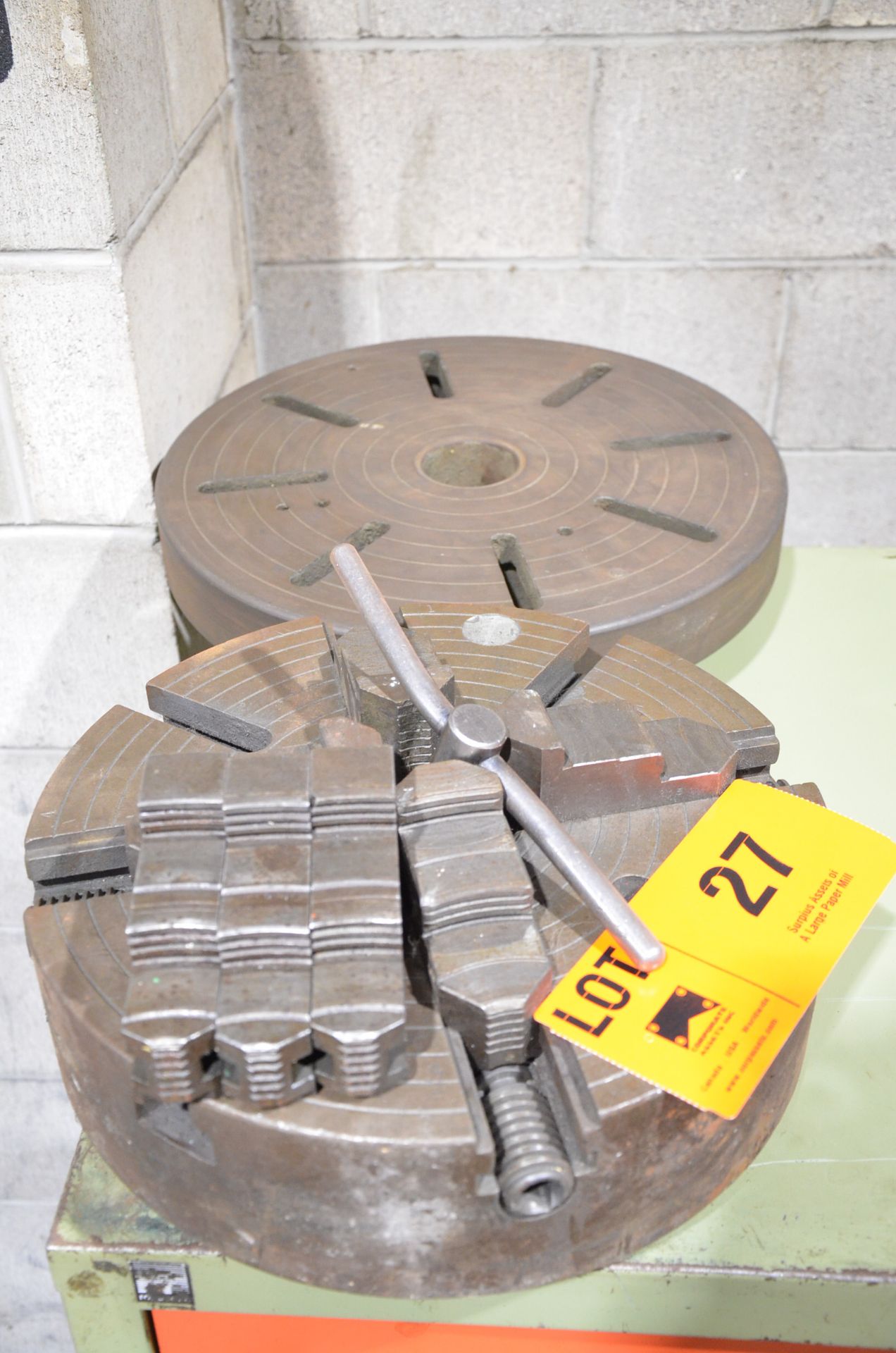 LOT/ 14" 4-JAW CHUCK WITH JAWS AND 16.5" BACKING PLATE [RIGGING FEE FOR LOT #27 - $TBD USD PLUS