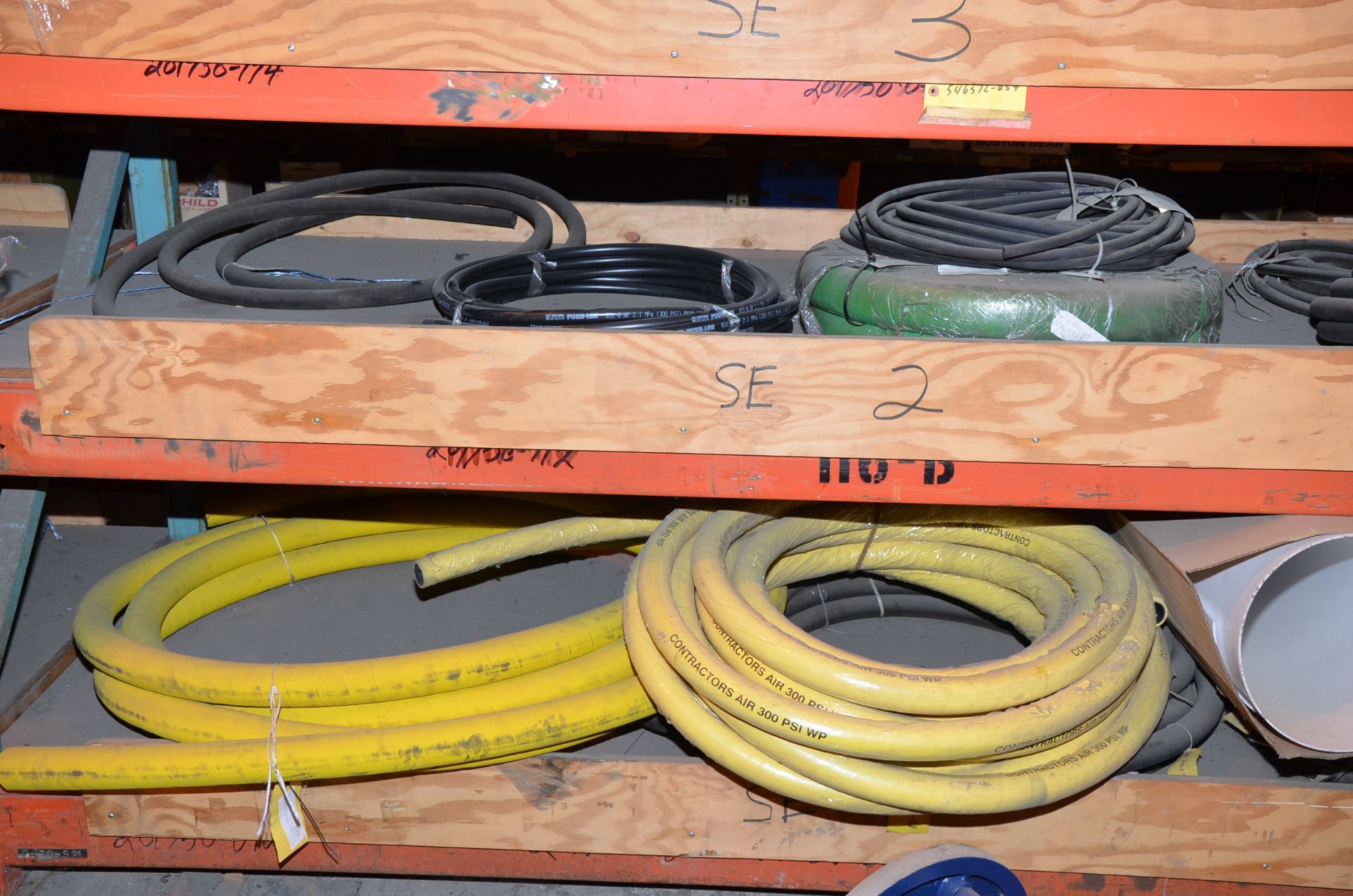 LOT/ CONTENTS OF RACK - INCLUDING PNEUMATIC & HYDRAULIC HOSE [RIGGING FEE FOR LOT #222 - $TBD USD - Image 10 of 10