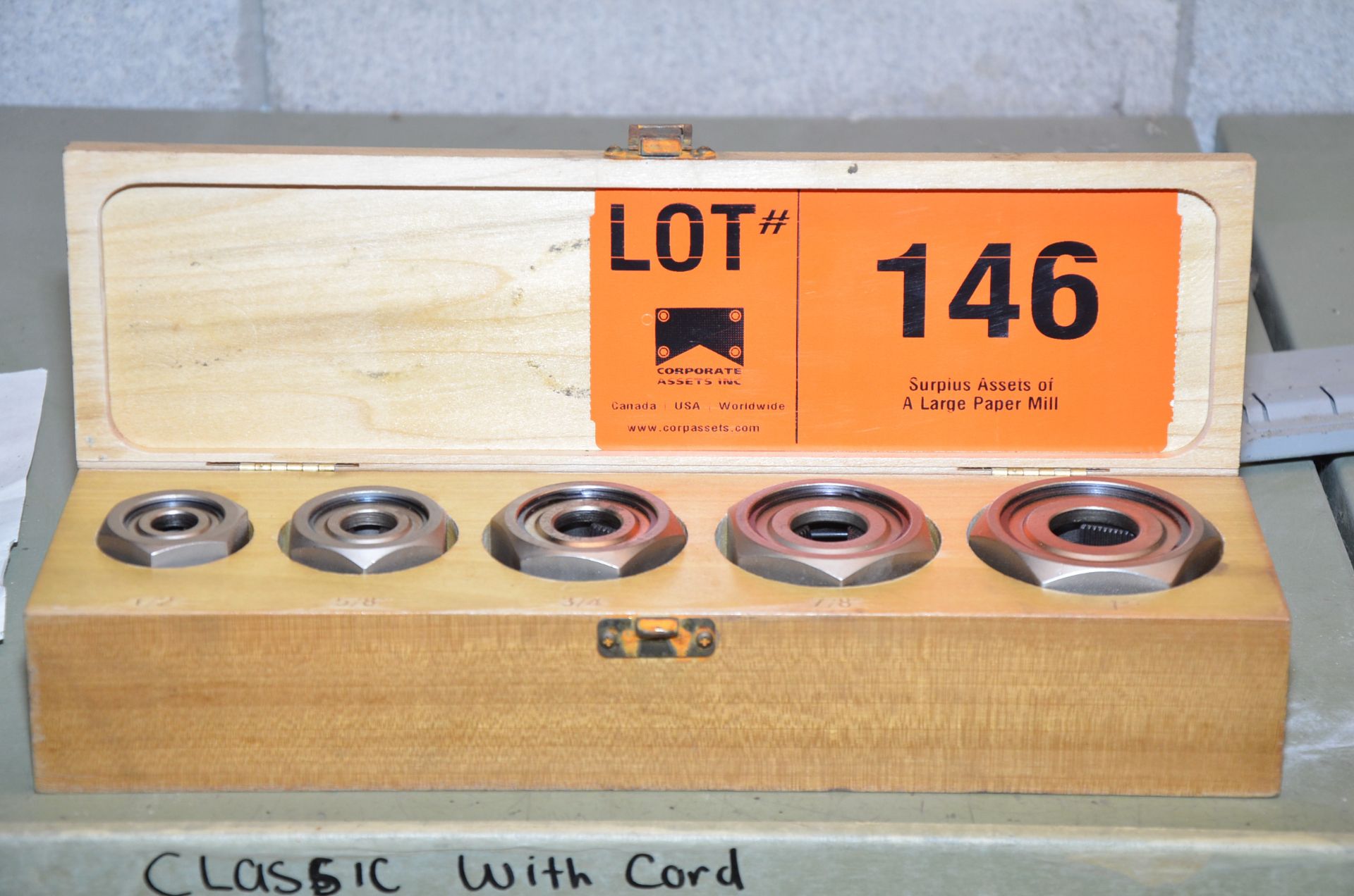 SET OF IDT PRECISION THREADING DIES 1/2"-1" [RIGGING FEE FOR LOT #146 - $TBD USD PLUS APPLICABLE