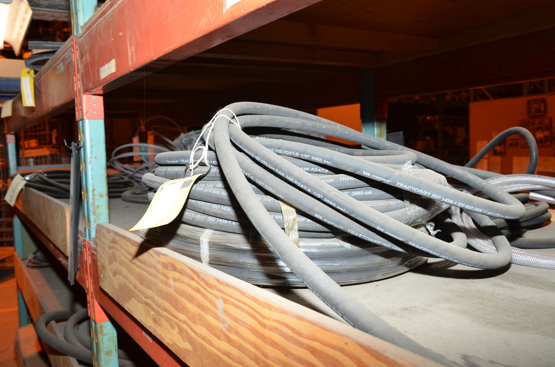 LOT/ CONTENTS OF RACK - INCLUDING PNEUMATIC & HYDRAULIC HOSE [RIGGING FEE FOR LOT #222 - $TBD USD - Image 4 of 10