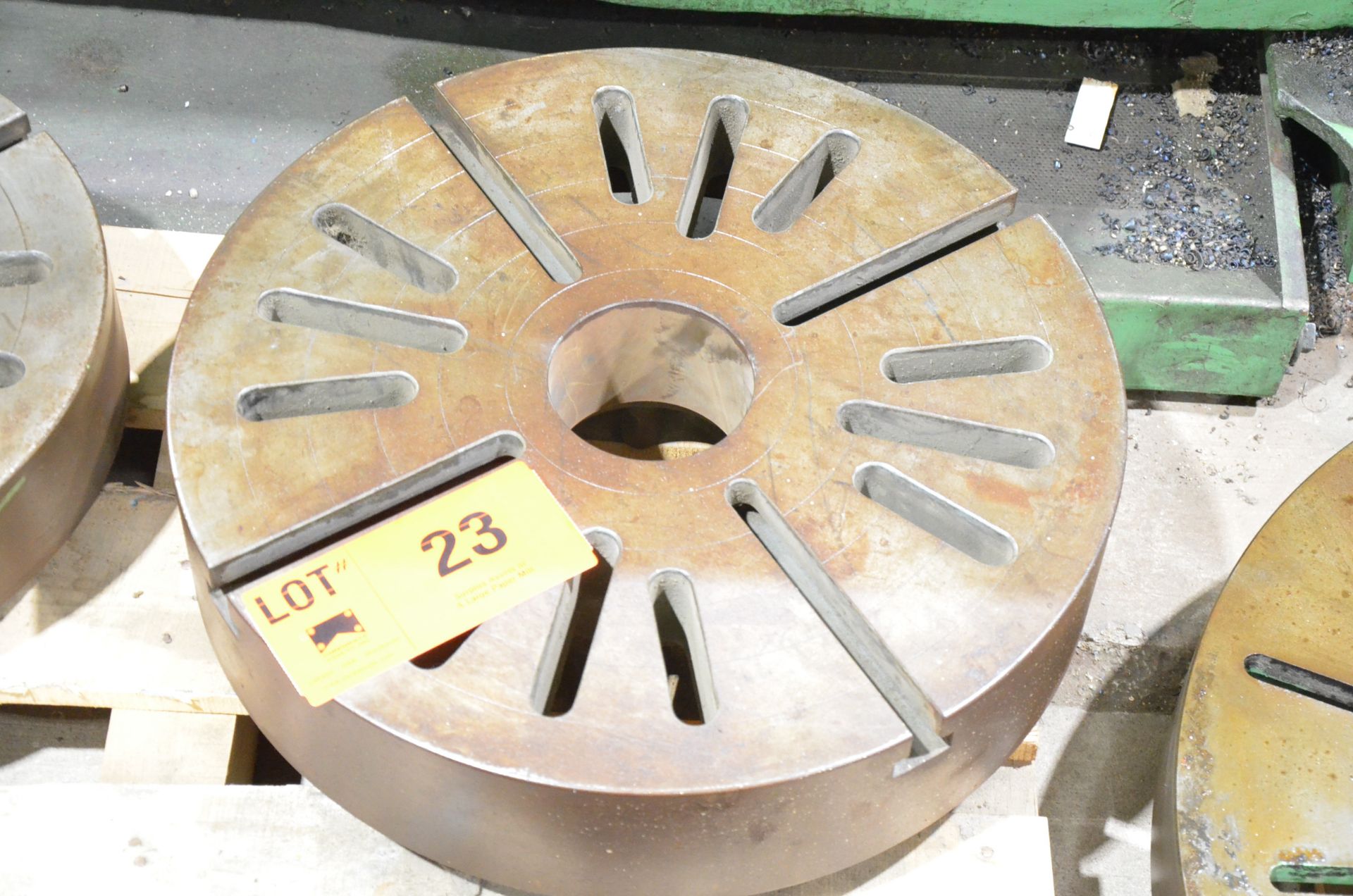 21.5" 4-JAW CHUCK [RIGGING FEE FOR LOT #23 - $TBD USD PLUS APPLICABLE TAXES]