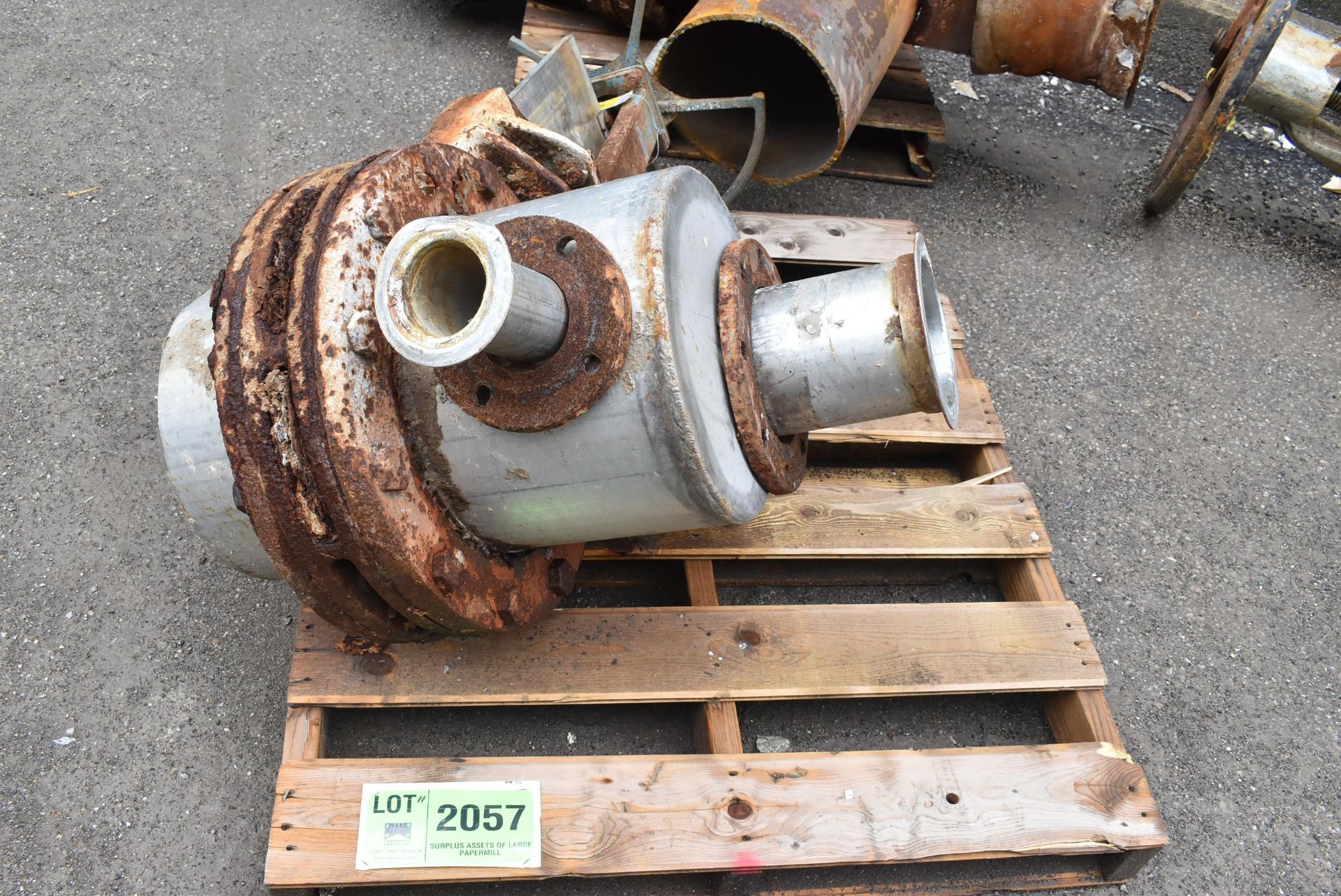 LOT/ DEZURIK 14" KNIFE VALVE WITH PIPING [RIGGING FEE FOR LOT #2057 - $25 USD PLUS APPLICABLE