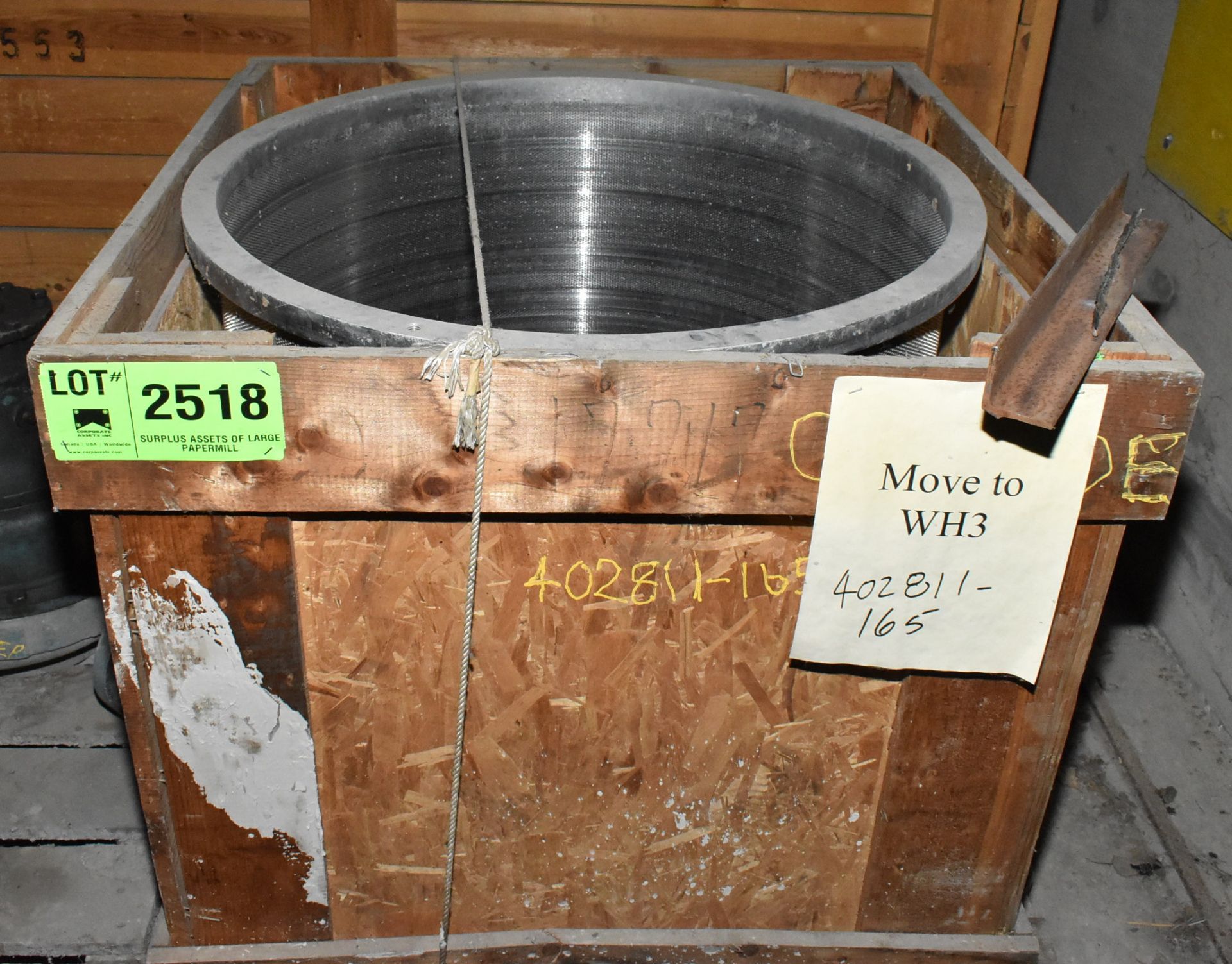 29" DIA. X 31" H STAINLESS STEEL SCREEN [RIGGING FEE FOR LOT #2518 - $25 USD PLUS APPLICABLE TAXES]
