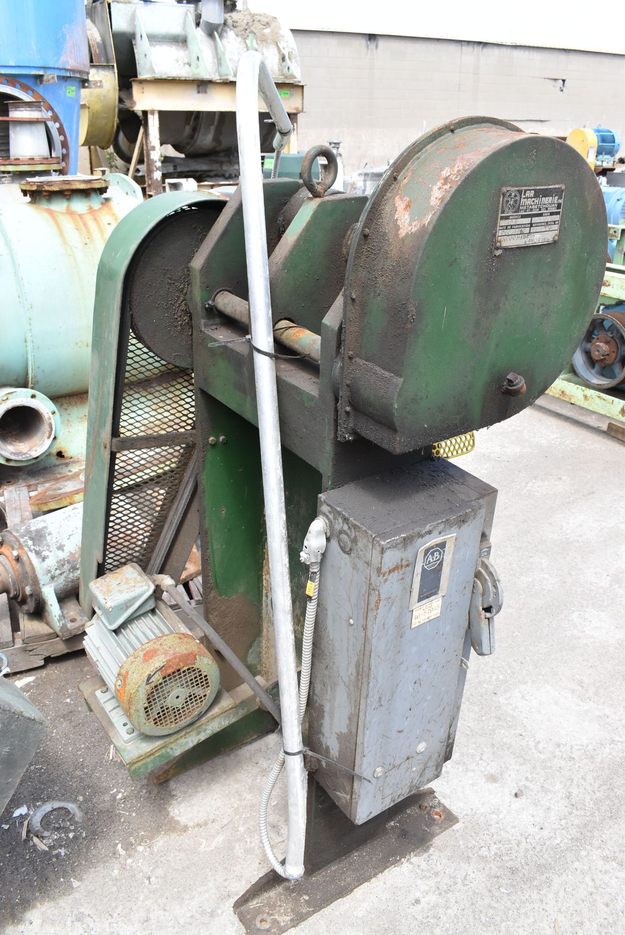 LAR MACHINERIE AD8 NOTCHING MACHINE, S/N: G.109 (CI) [RIGGING FEE FOR LOT #2402 - $25 USD PLUS - Image 3 of 4