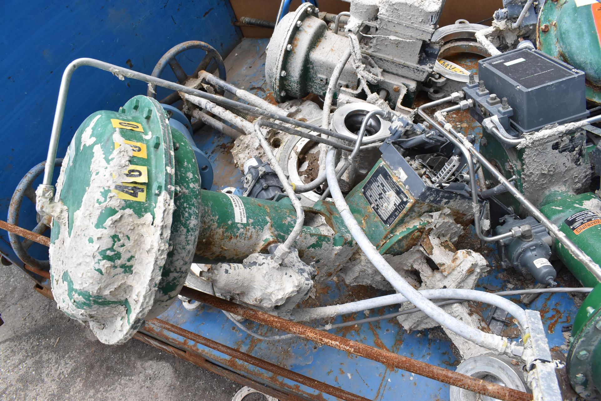 LOT/ CART WITH CONTENTS - FISHER VALVES WITH ACTUATORS, MAGNETIC FLOWMETERS, KNIFE VALVES [RIGGING - Image 3 of 5