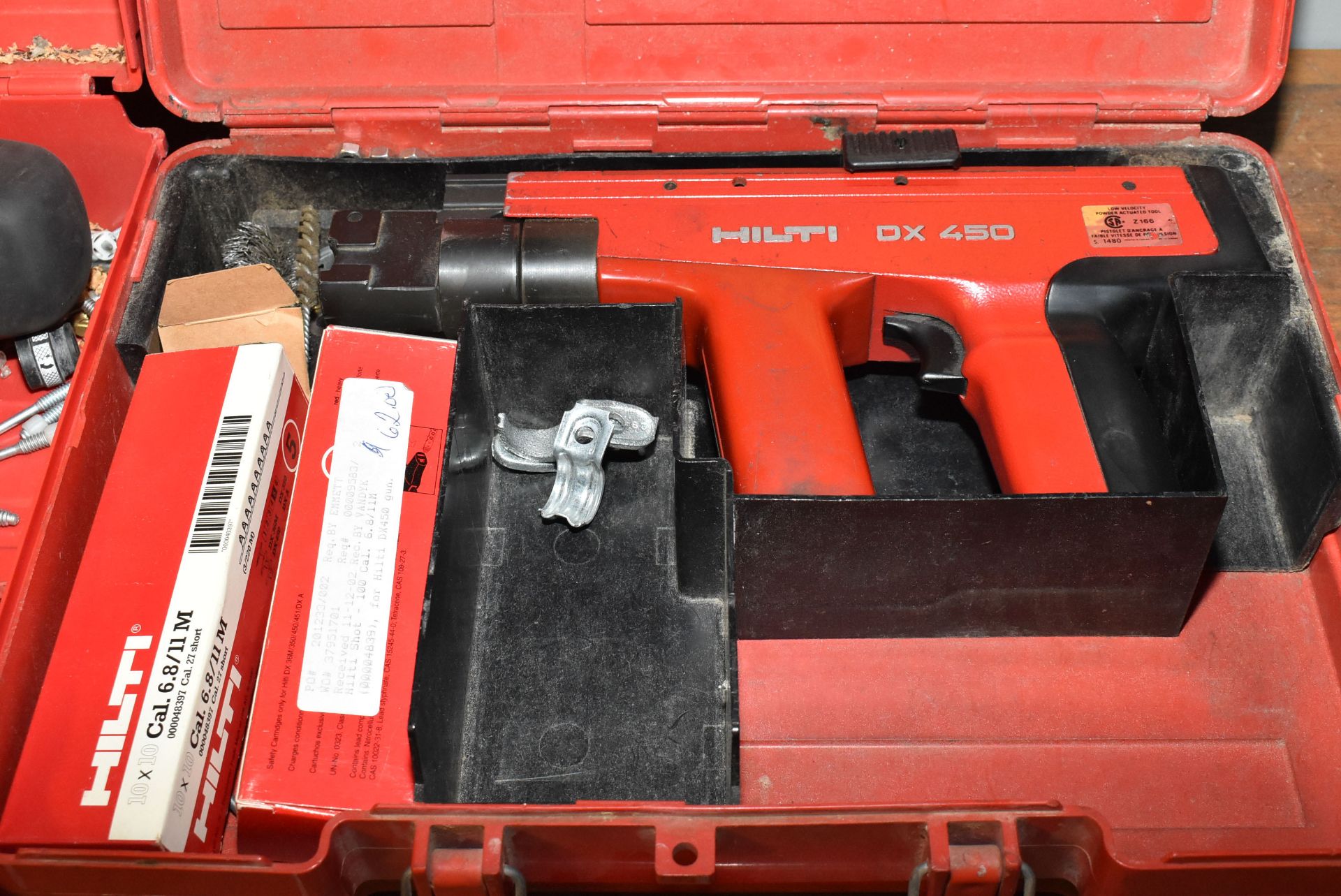 HILTI DX450 SEMI-AUTOMATIC POWER ACTUATED NAIL GUN [RIGGING FEE FOR LOT #2608 - $TBD USD PLUS - Image 2 of 3