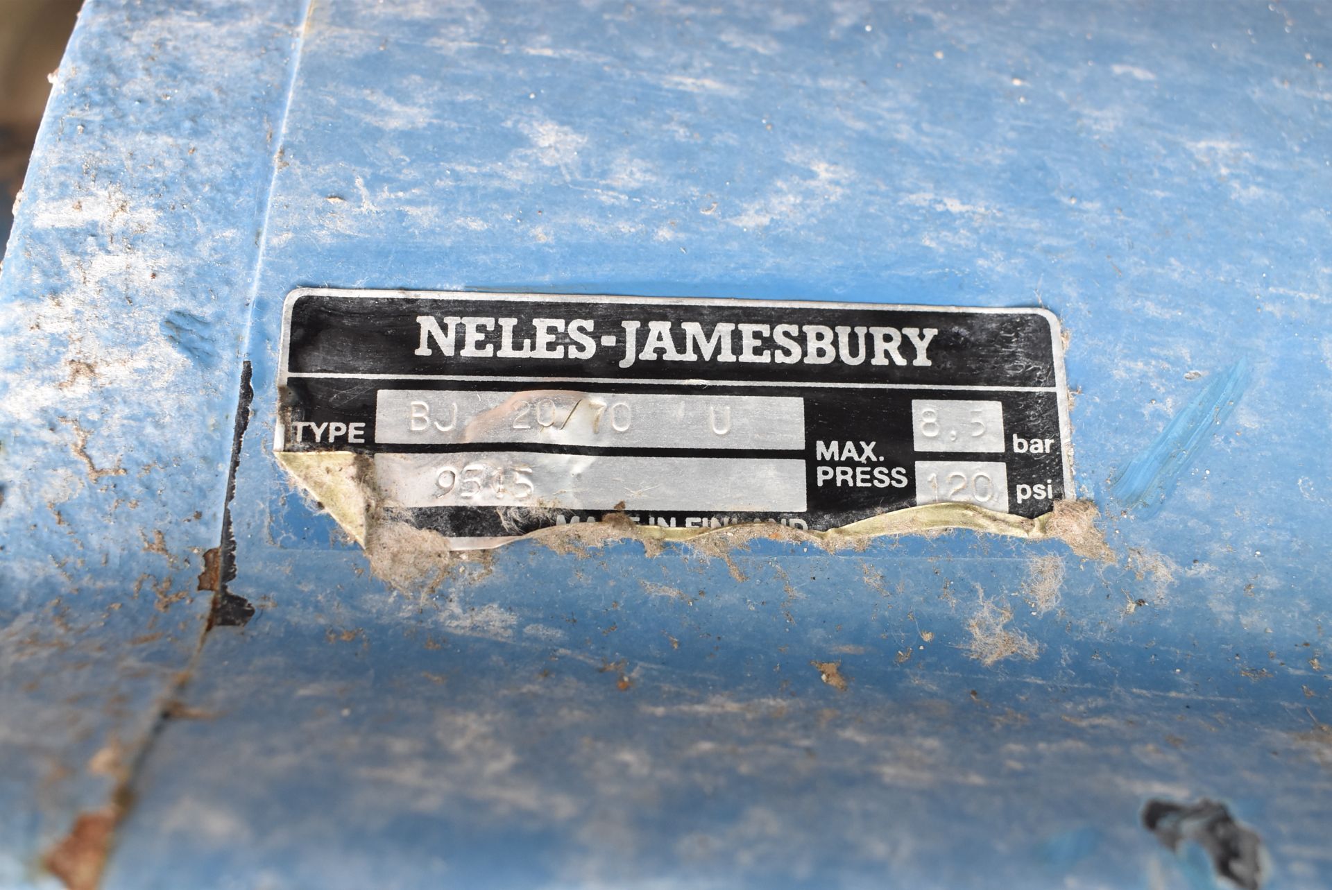 LOT/ NELES-JAMESBURY 14" ACTUATED BUTTERFLY VALVE WITH PIPING [RIGGING FEE FOR LOT #2122 - $25 USD - Image 4 of 4