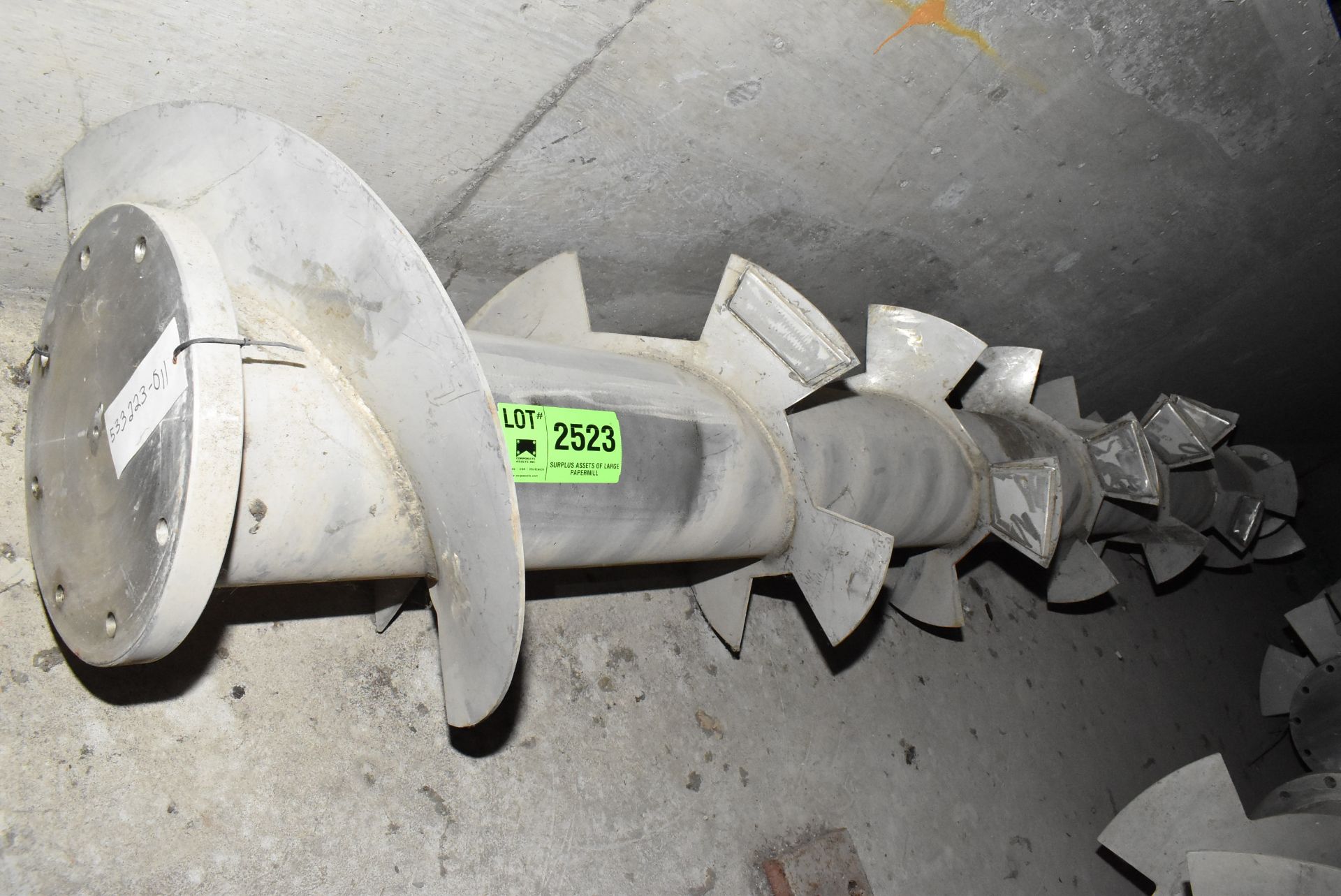 MFG. UNKNOWN 190" STAINLESS STEEL AUGER (CI) [RIGGING FEE FOR LOT #2523 - $150 USD PLUS APPLICABLE